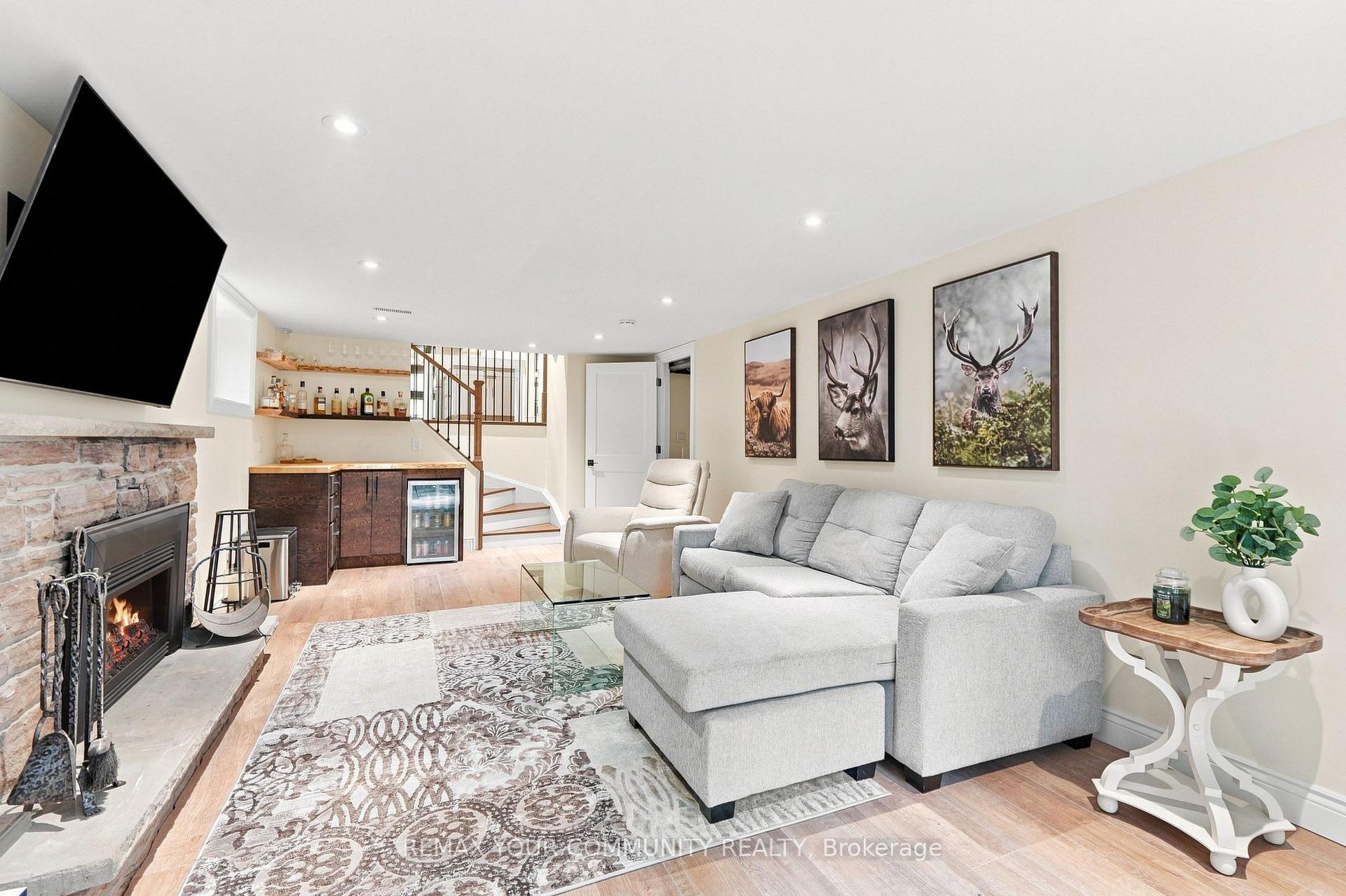Photo 34 of 20 Ringwood Crescent, North York, Henry Farm — HOMEH