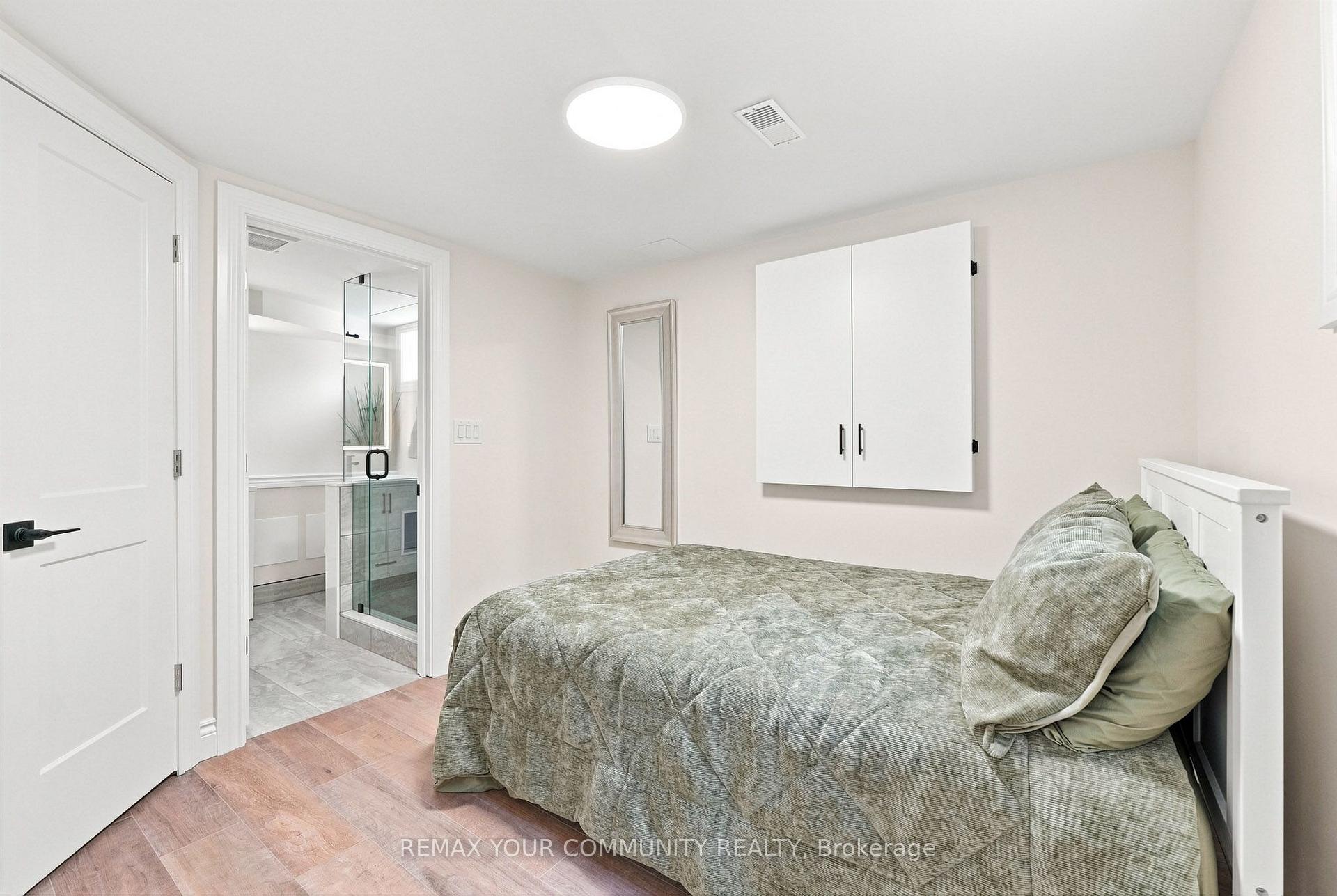 Photo 37 of 20 Ringwood Crescent, North York, Henry Farm — HOMEH
