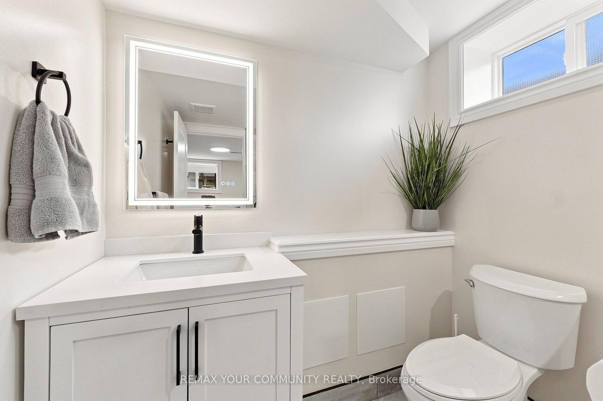Photo 40 of 20 Ringwood Crescent, North York, Henry Farm — HOMEH