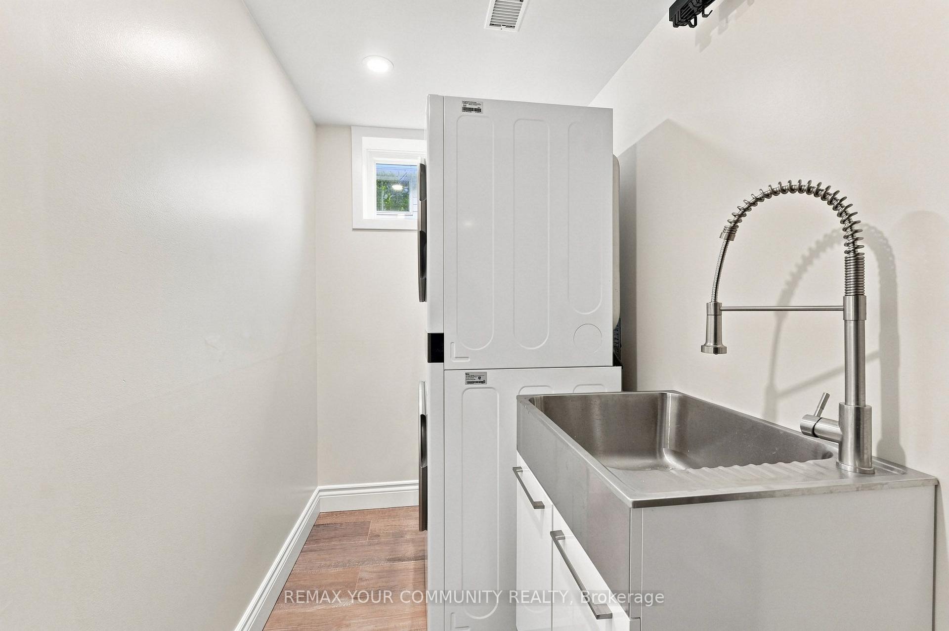 Photo 42 of 20 Ringwood Crescent, North York, Henry Farm — HOMEH