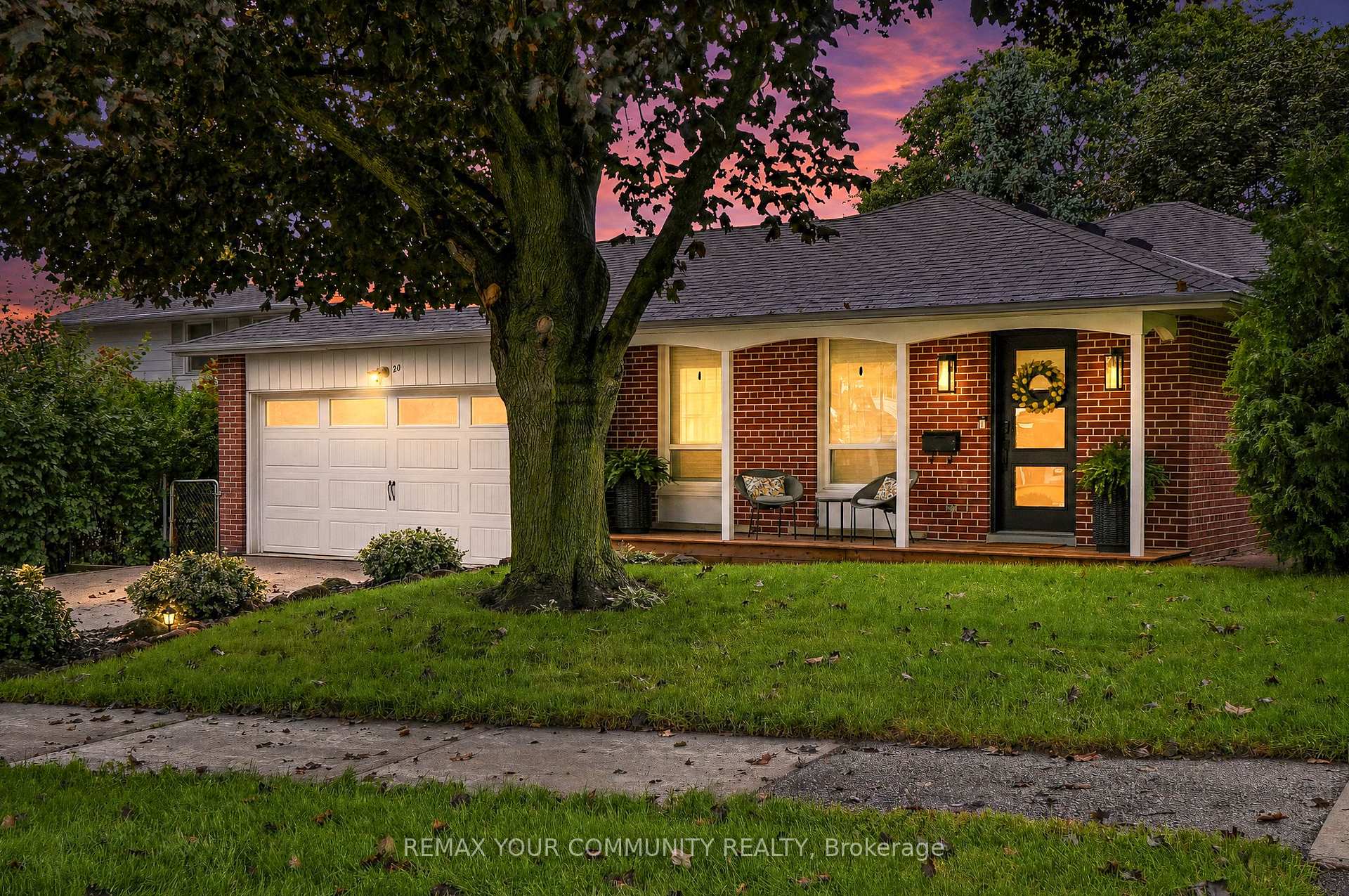 Photo 48 of 20 Ringwood Crescent, North York, Henry Farm — HOMEH