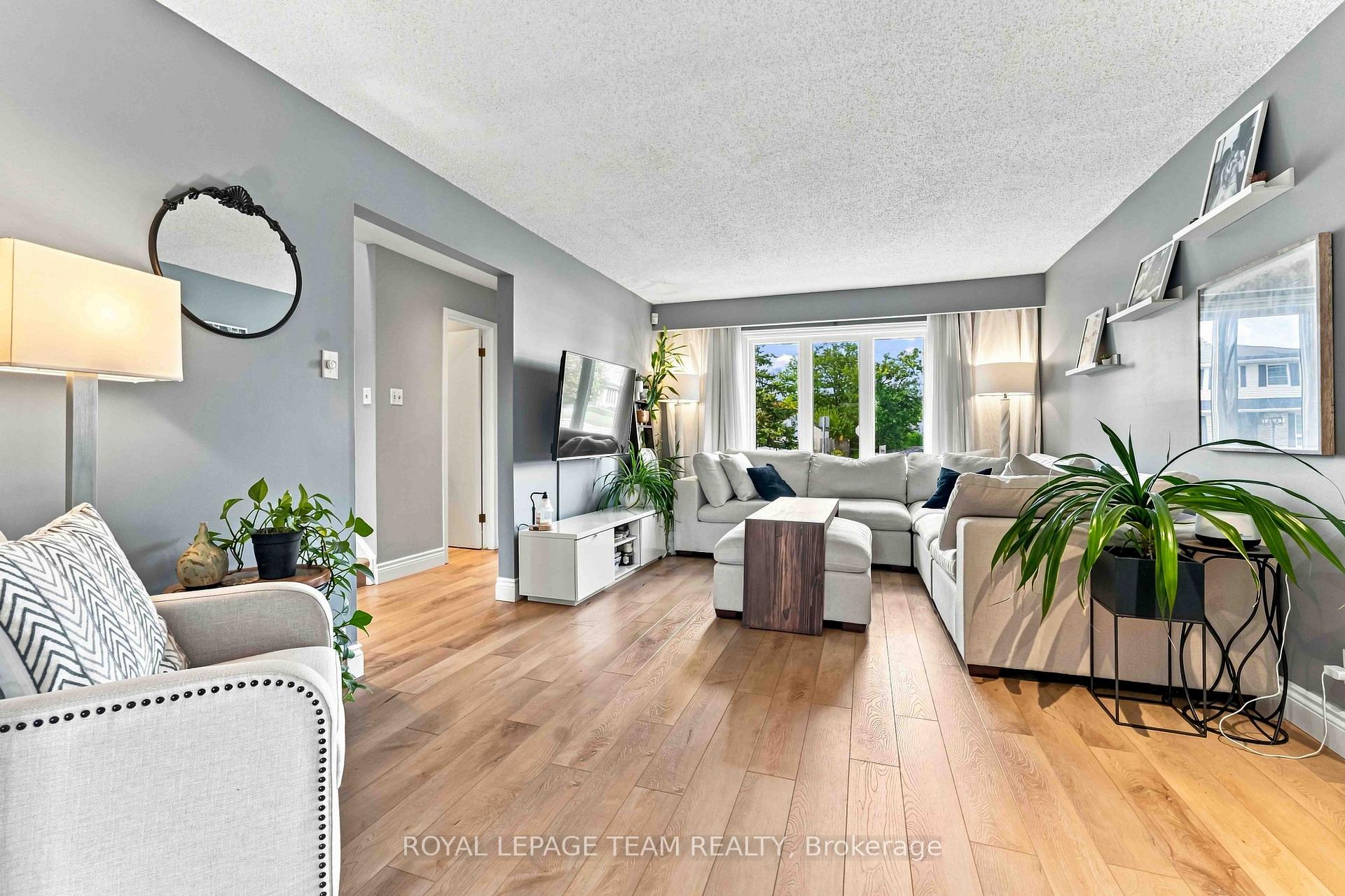 Photo 6 of Unit 16, 50E Medhurst Drive, Ottawa, Tanglewood — HOMEH