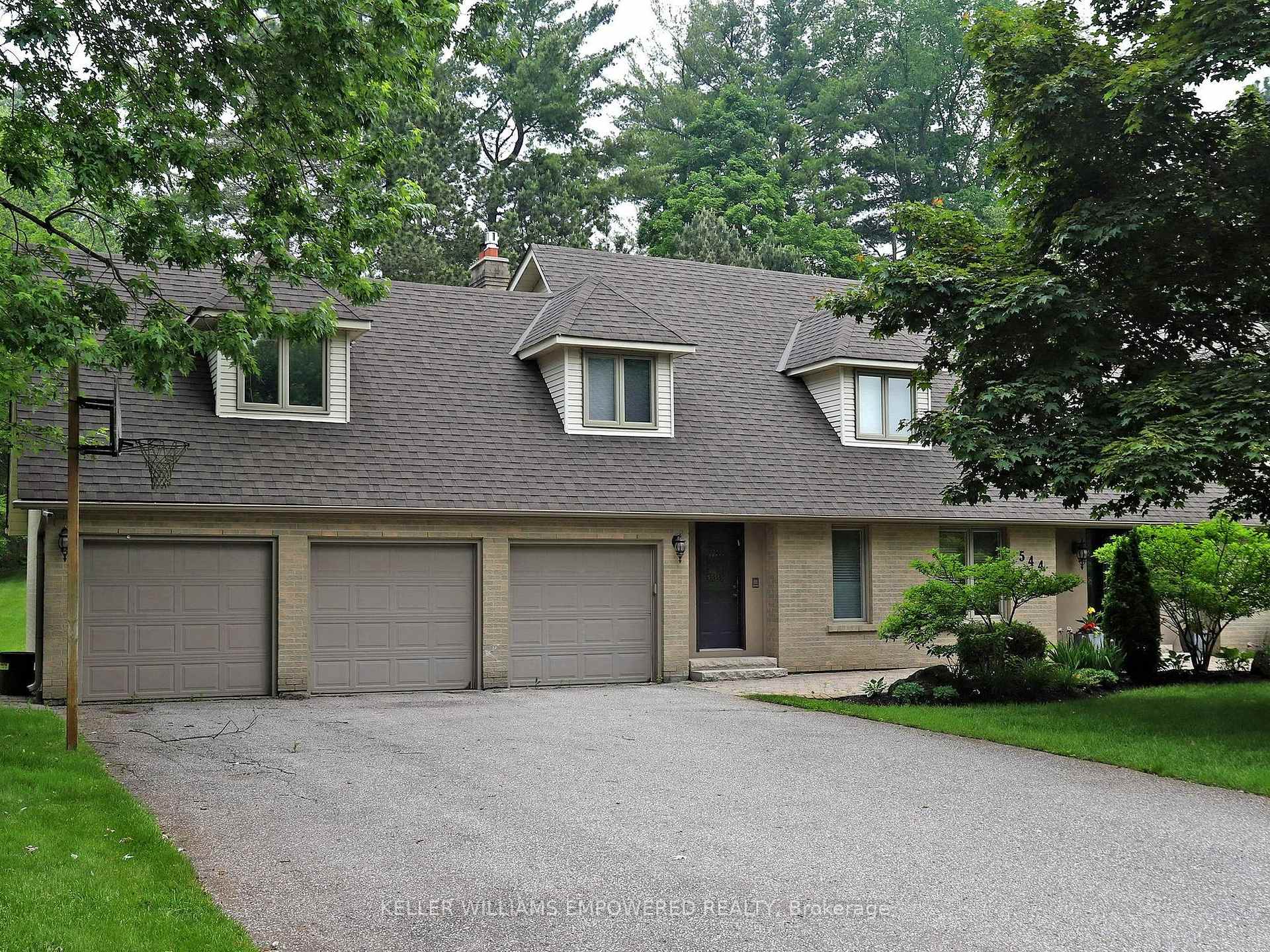Photo of 544 Woodland Acres Crescent