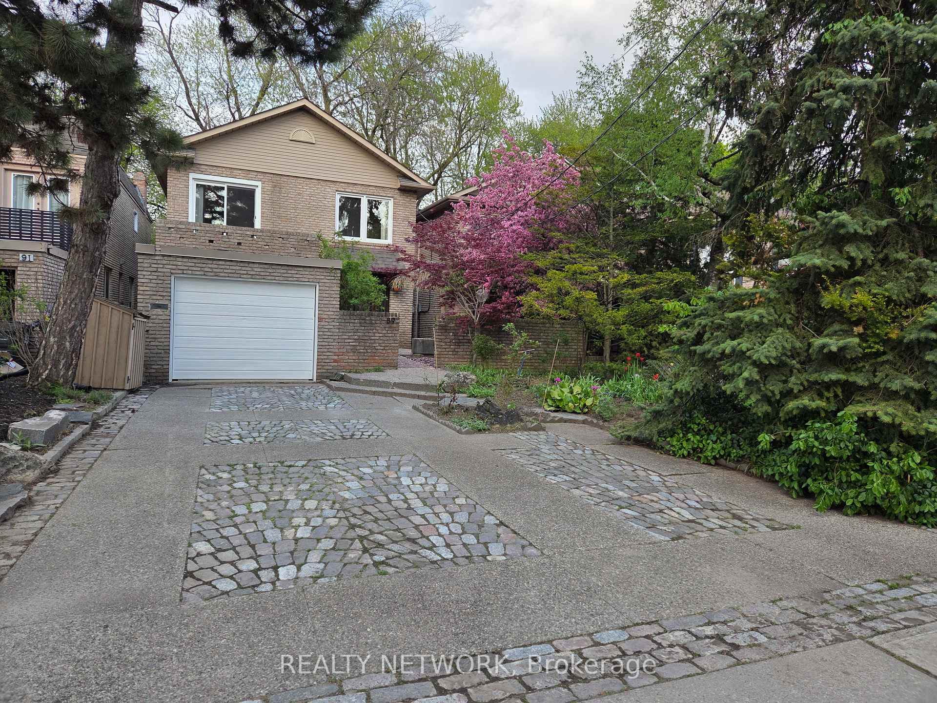 Front of 89 Elmsthorpe Avenue