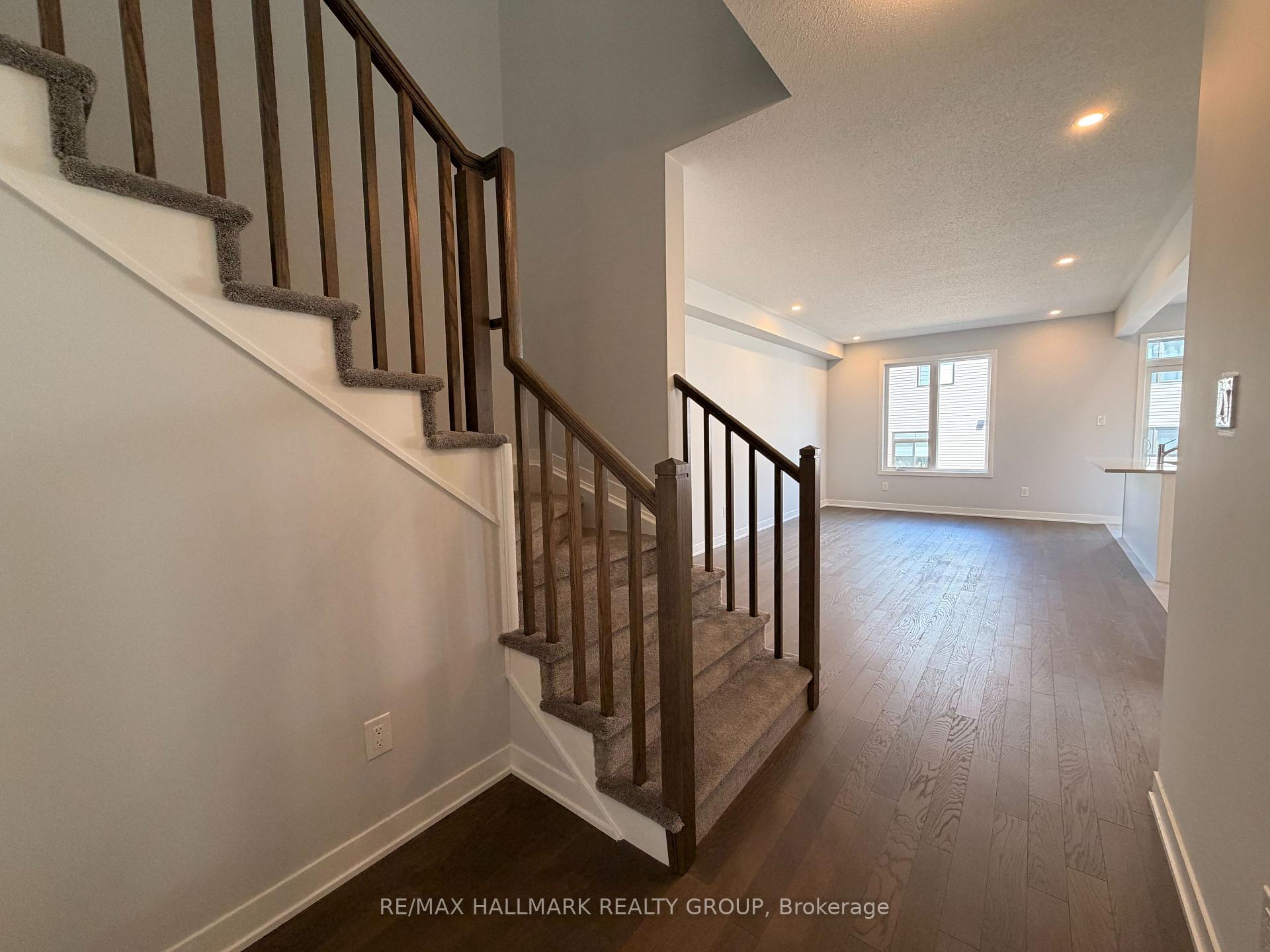 Photo 8 of 1047 Elixir Place, Ottawa, Kanata - Rural Kanata (Central) — HOMEH