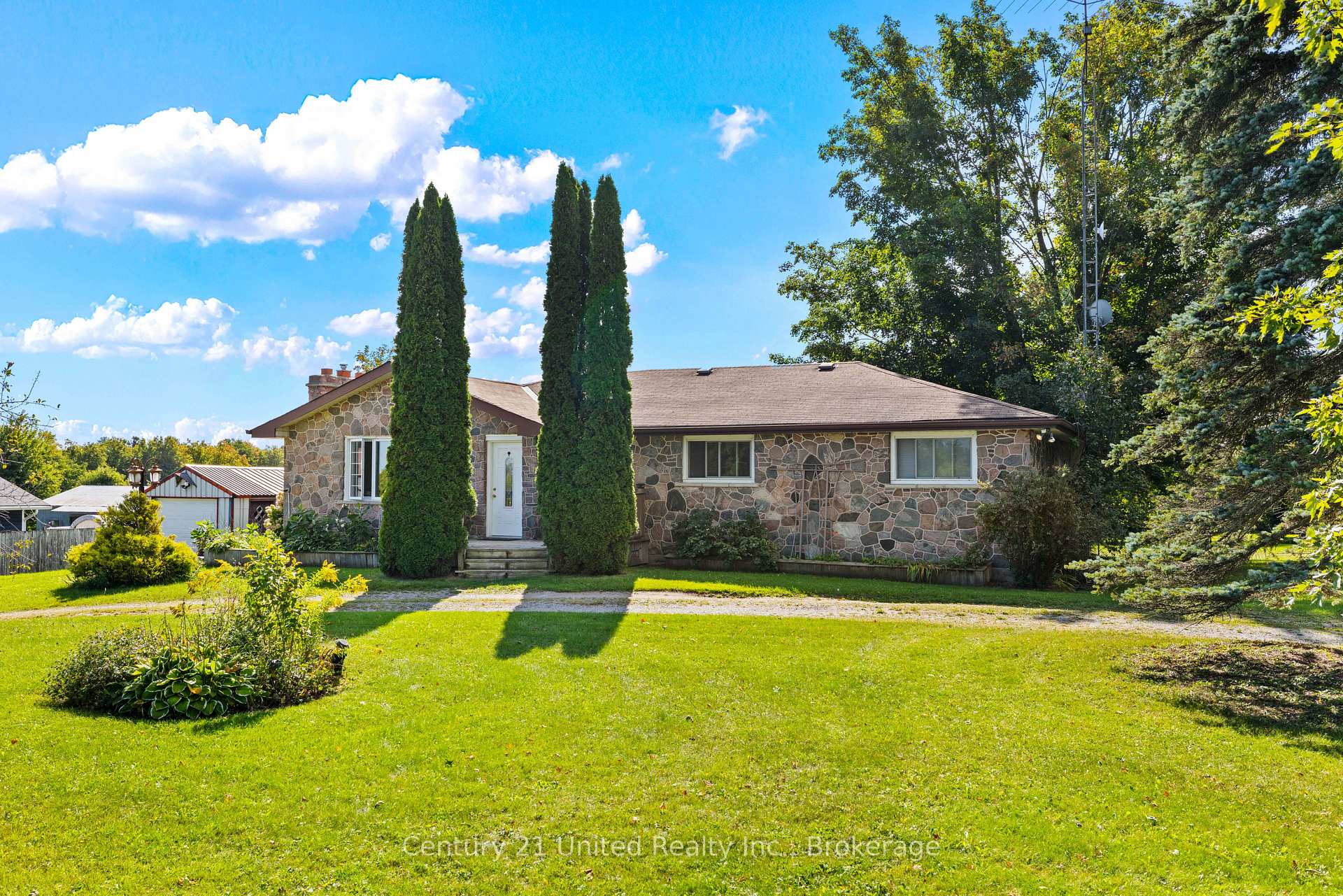 Photo 2 of 768 Cottingham Road, Kawartha Lakes, Omemee — HOMEH