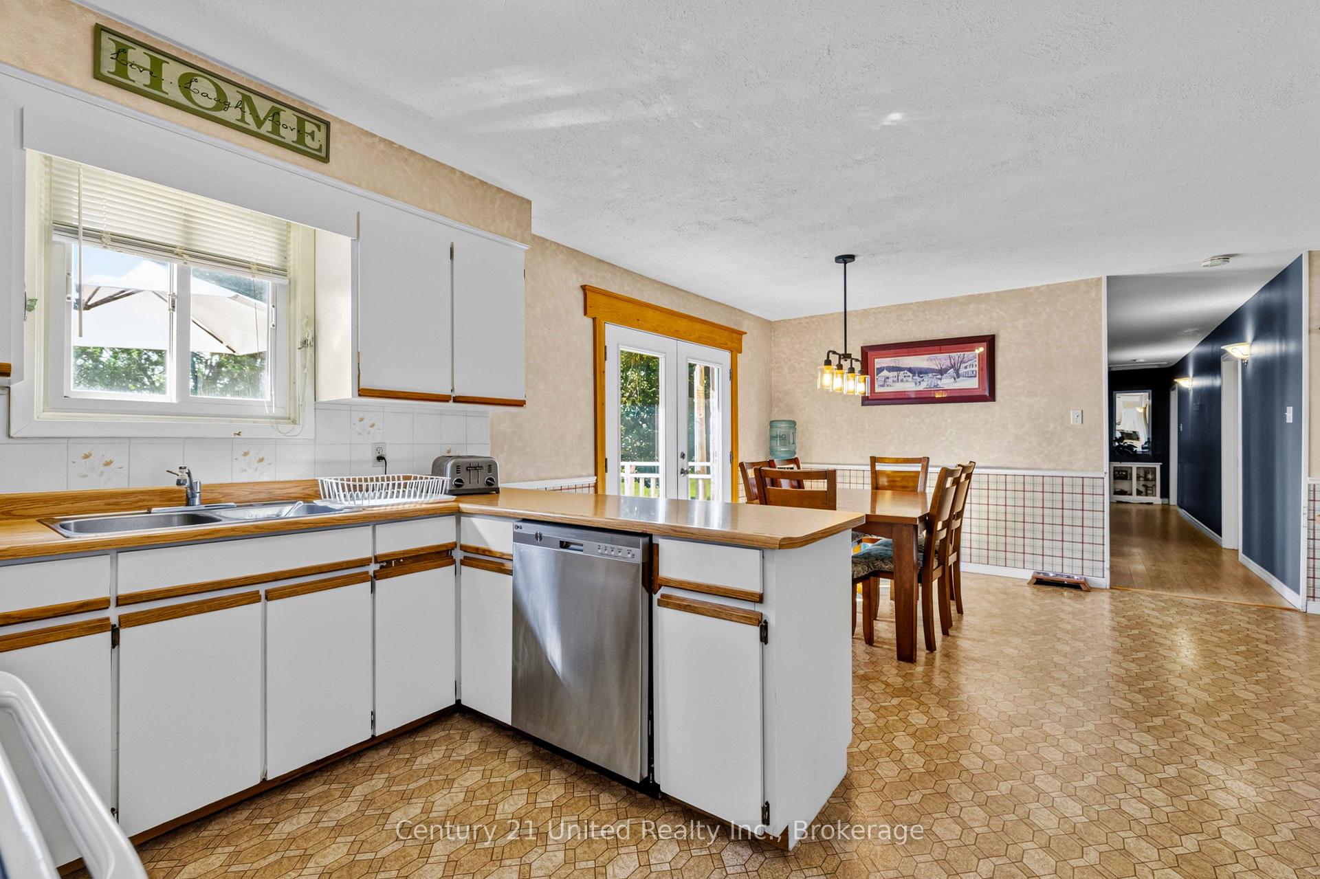 Photo 10 of 768 Cottingham Road, Kawartha Lakes, Omemee — HOMEH