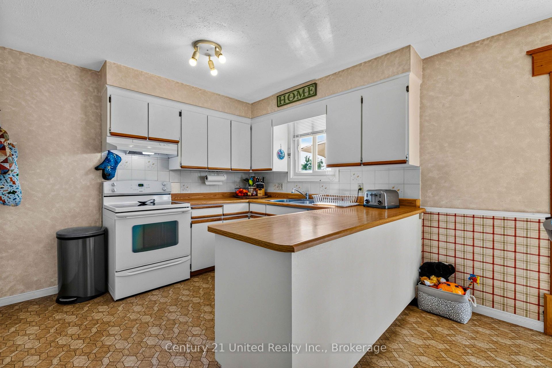Photo 11 of 768 Cottingham Road, Kawartha Lakes, Omemee — HOMEH