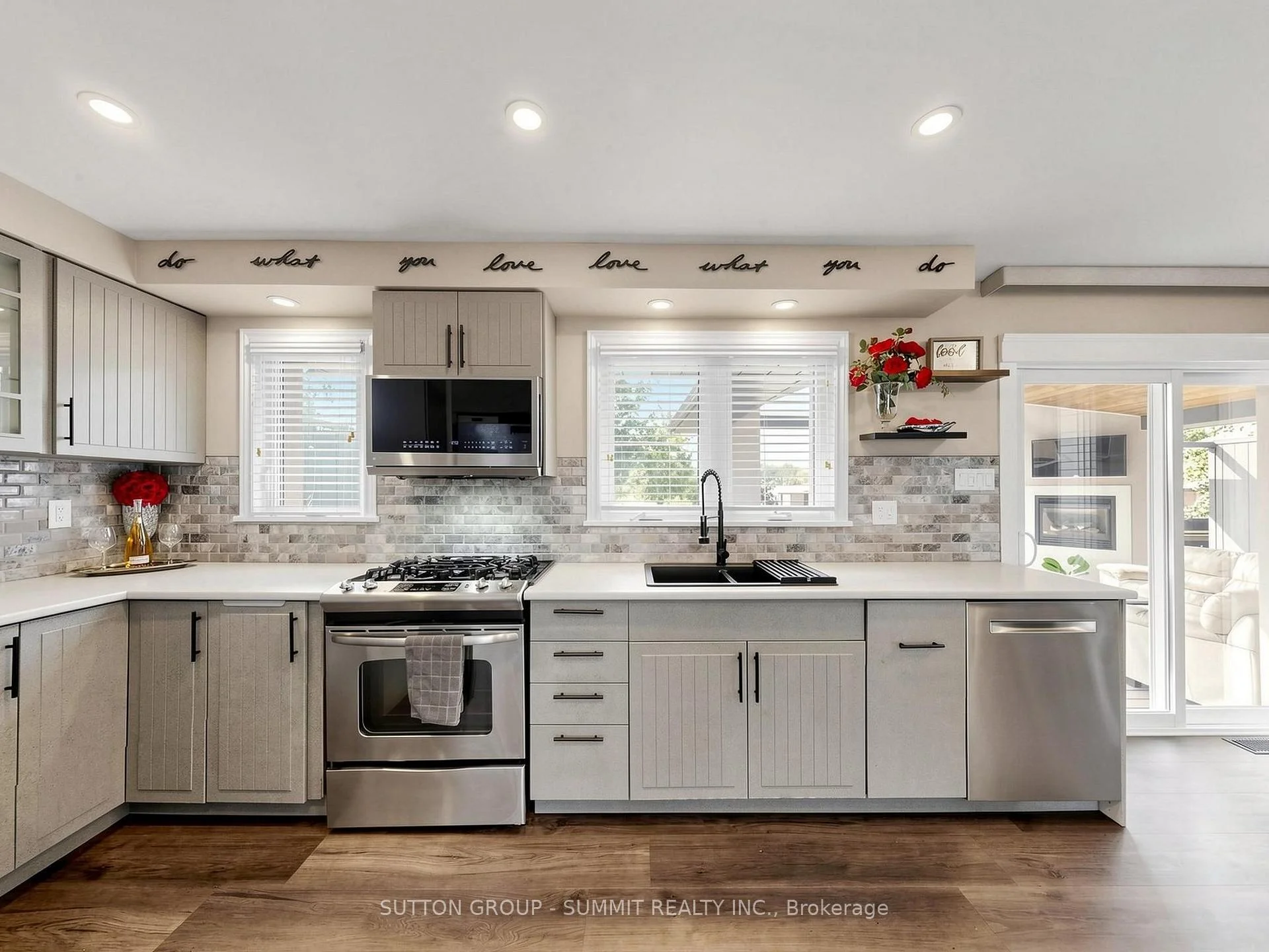 Photo 11 of 252 Mud Street E, Hamilton, Rural Stoney Creek — HOMEH