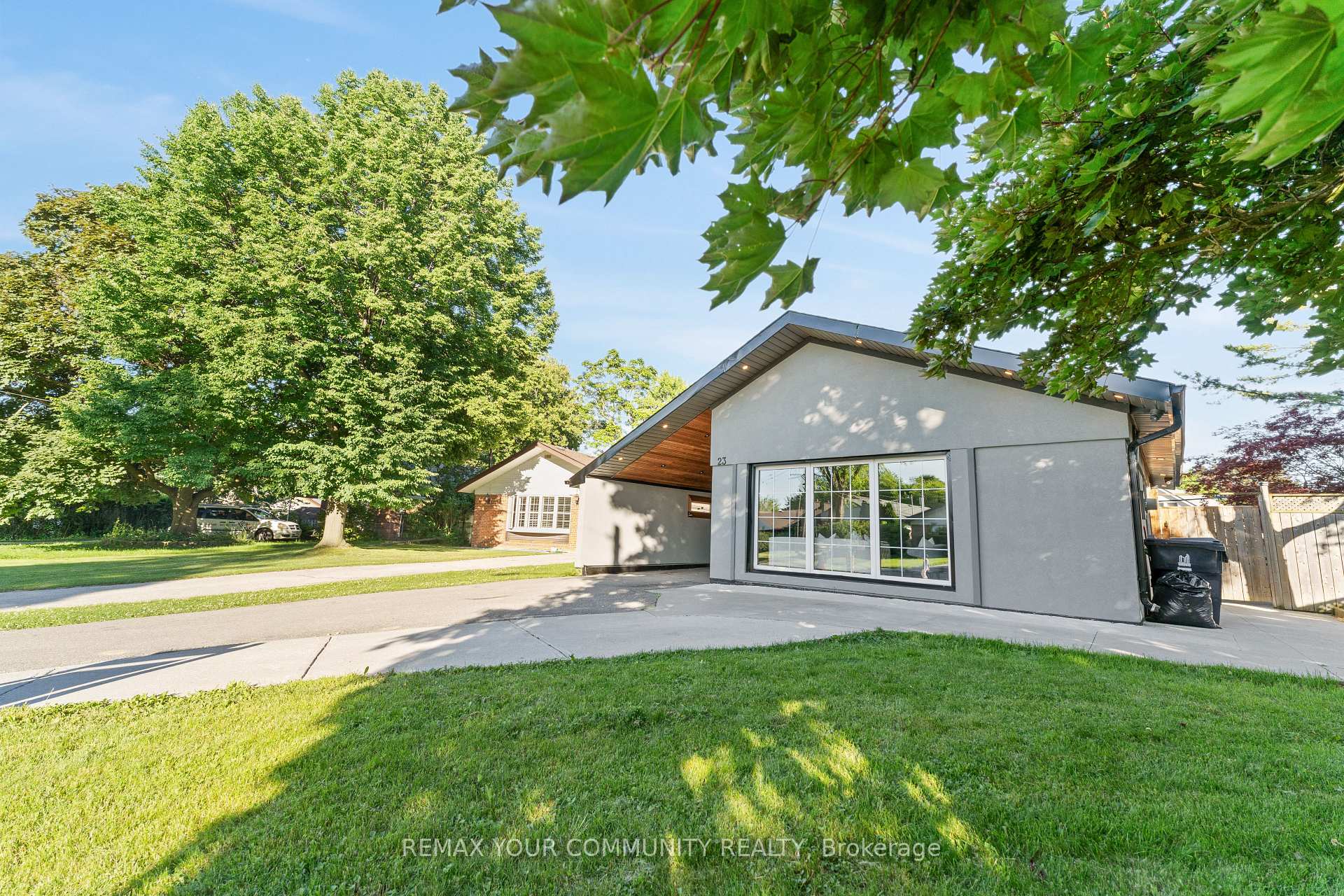 Photo 2 of 23 Penetang Crescent, Scarborough, Bendale — HOMEH