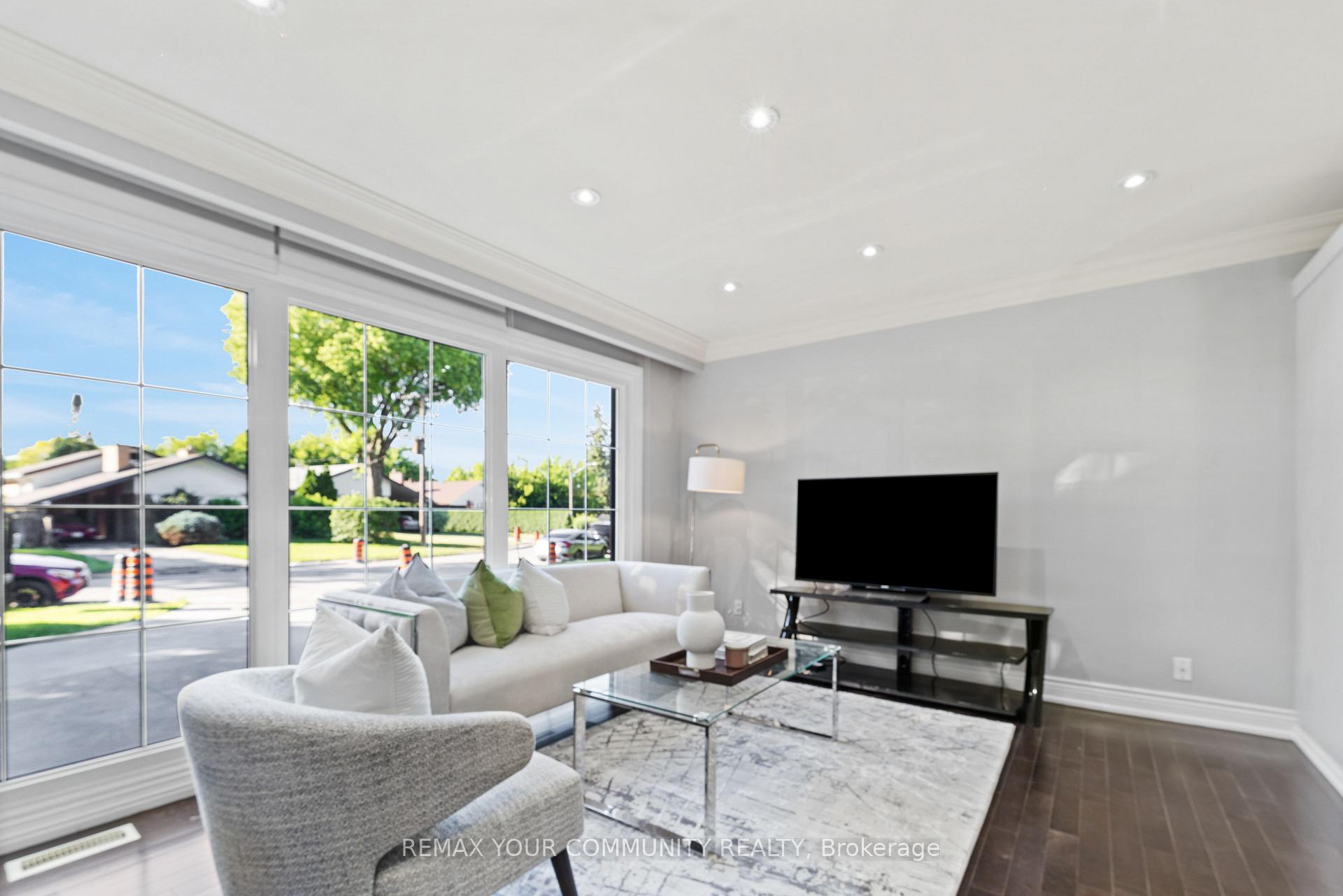 Photo 4 of 23 Penetang Crescent, Scarborough, Bendale — HOMEH