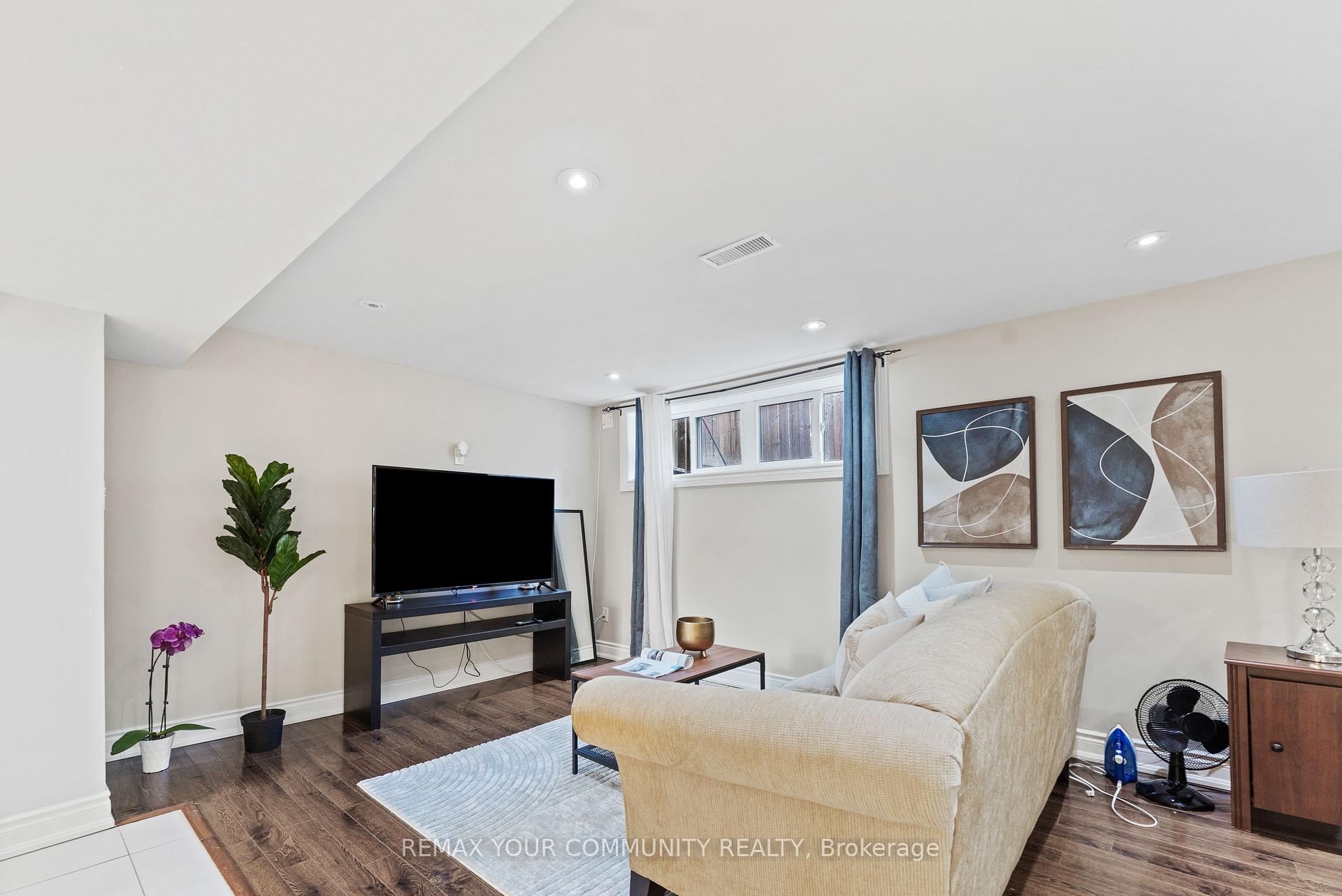 Photo 24 of 23 Penetang Crescent, Scarborough, Bendale — HOMEH