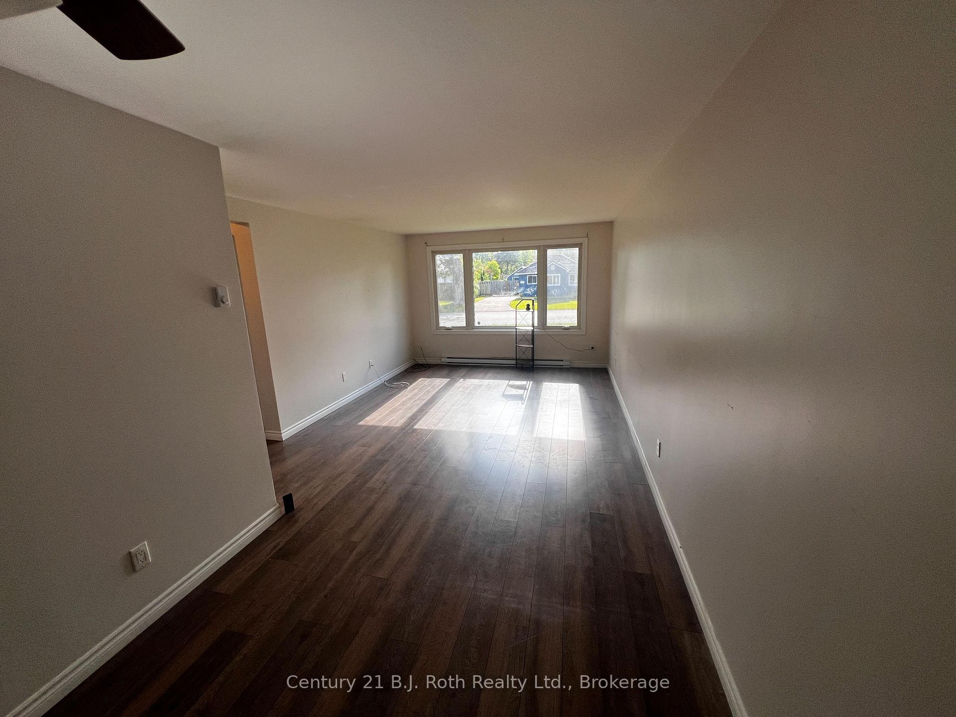 Photo 5 of Unit Unit 1, 520 High Street, Orillia — HOMEH