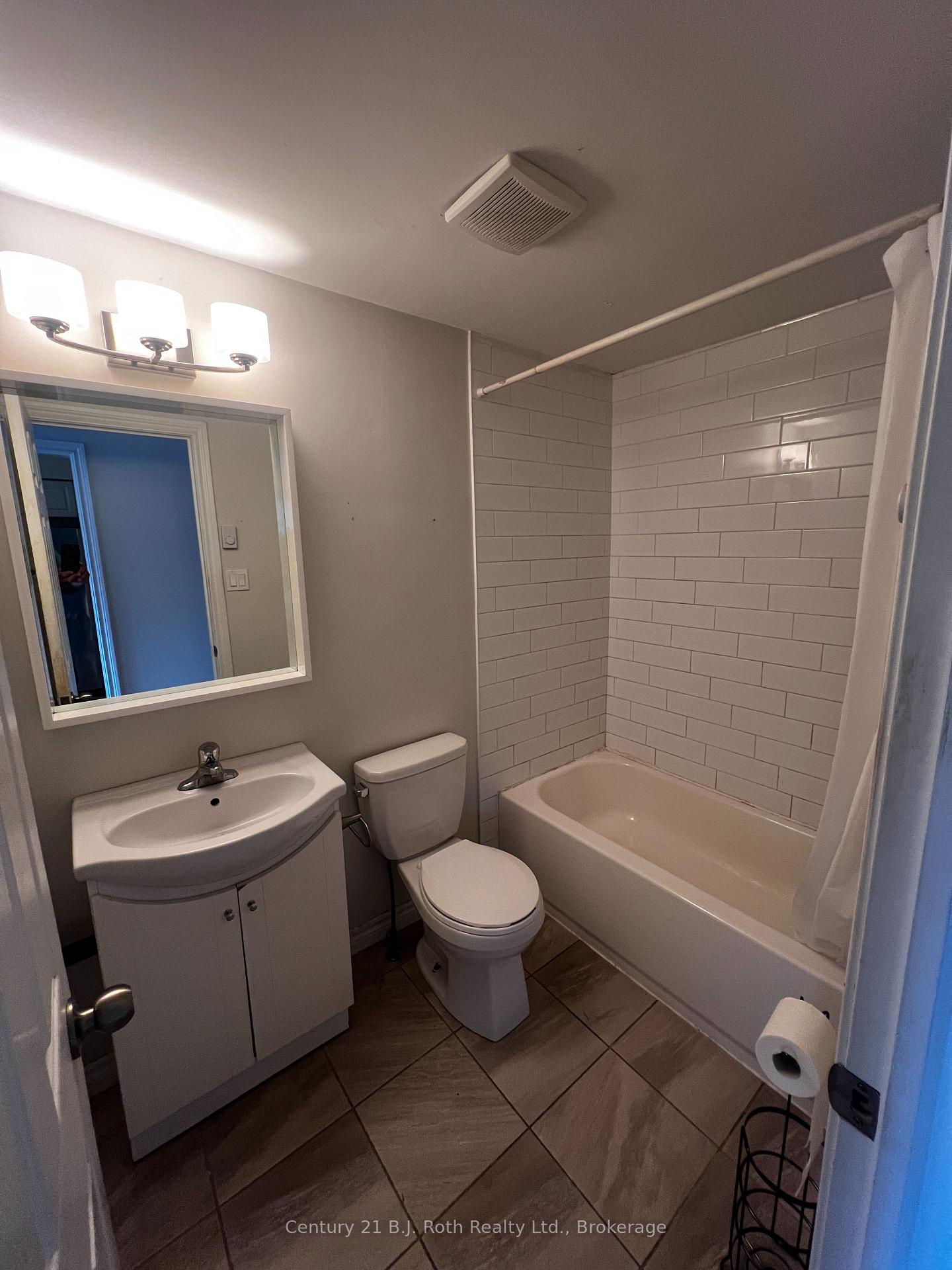Photo 12 of Unit Unit 1, 520 High Street, Orillia — HOMEH