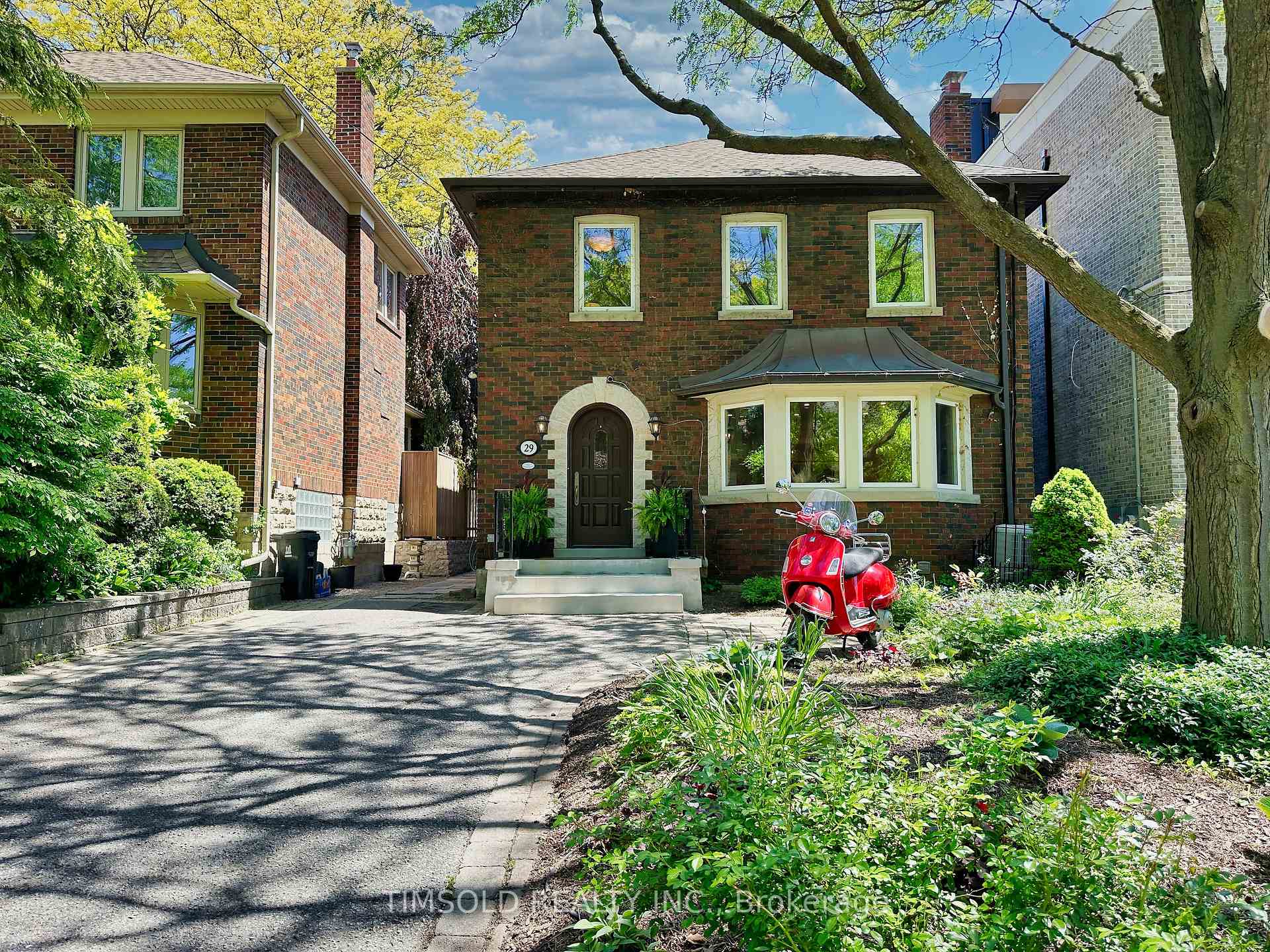 Photo 2 of 29 Tarlton Road, Toronto, Forest Hill South — HOMEH