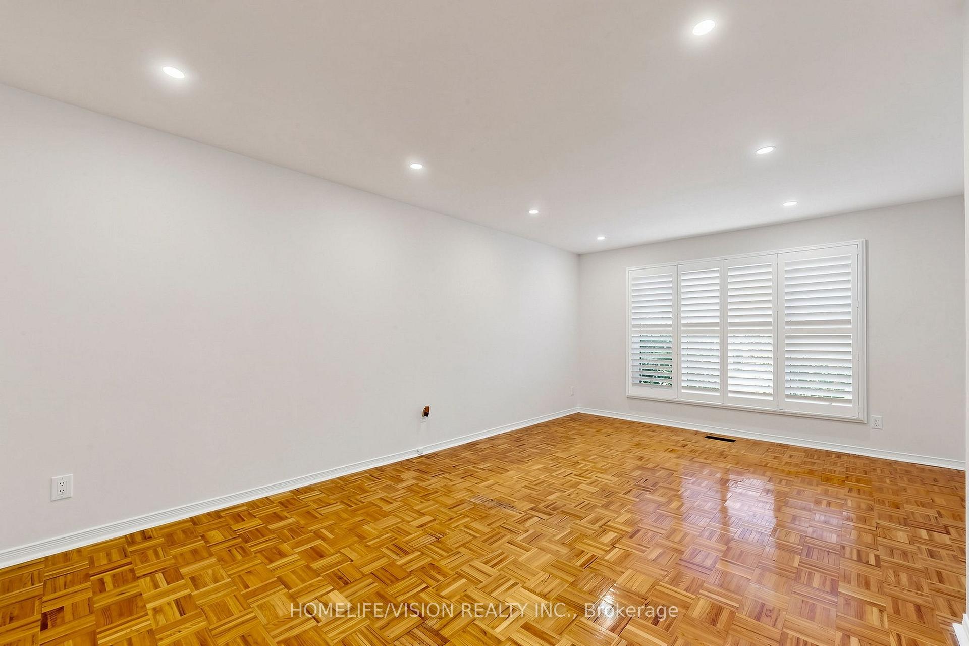 Photo 8 of 60 Carrington Drive, Richmond Hill, Mill Pond — HOMEH