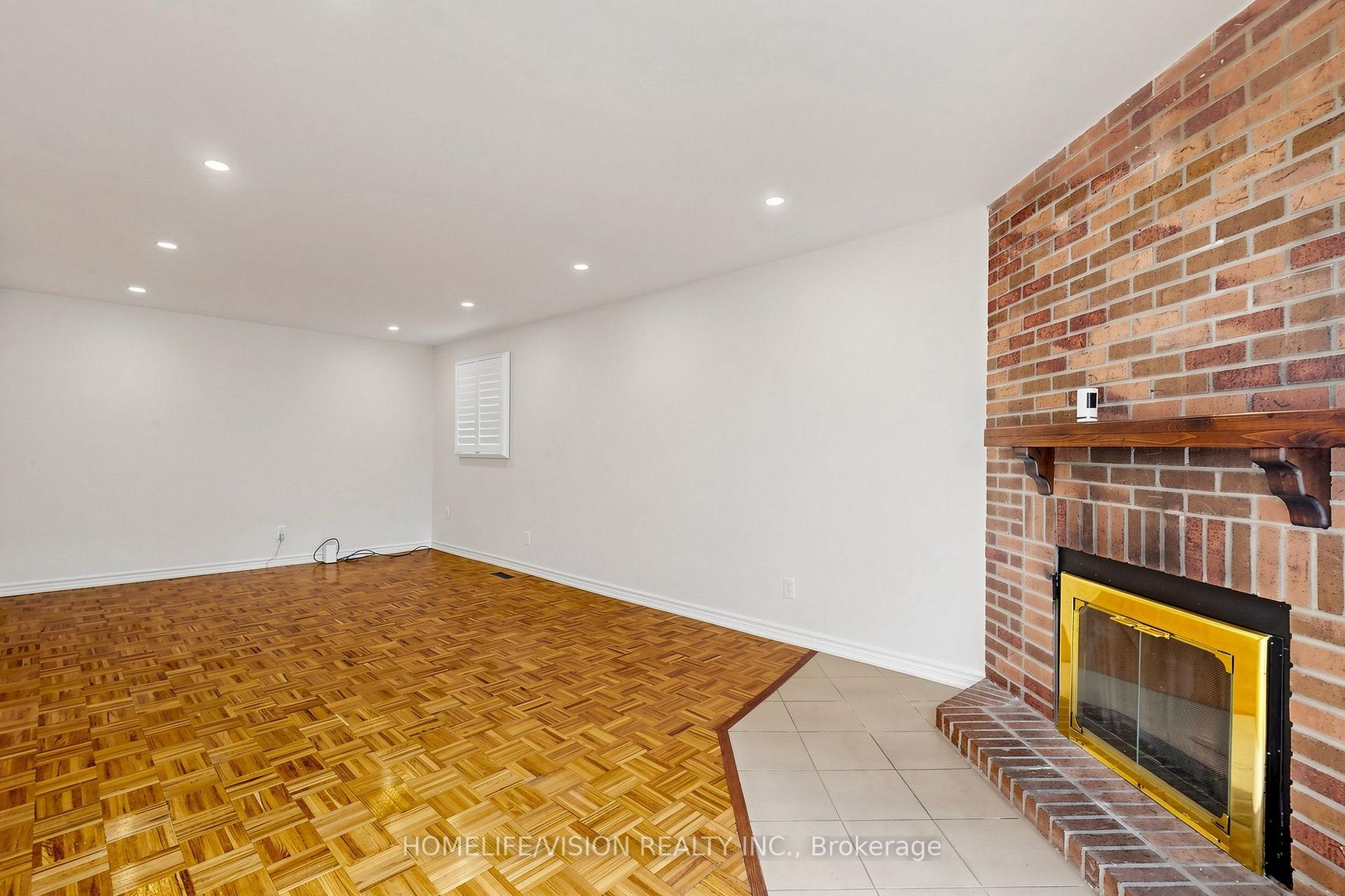Photo 12 of 60 Carrington Drive, Richmond Hill, Mill Pond — HOMEH