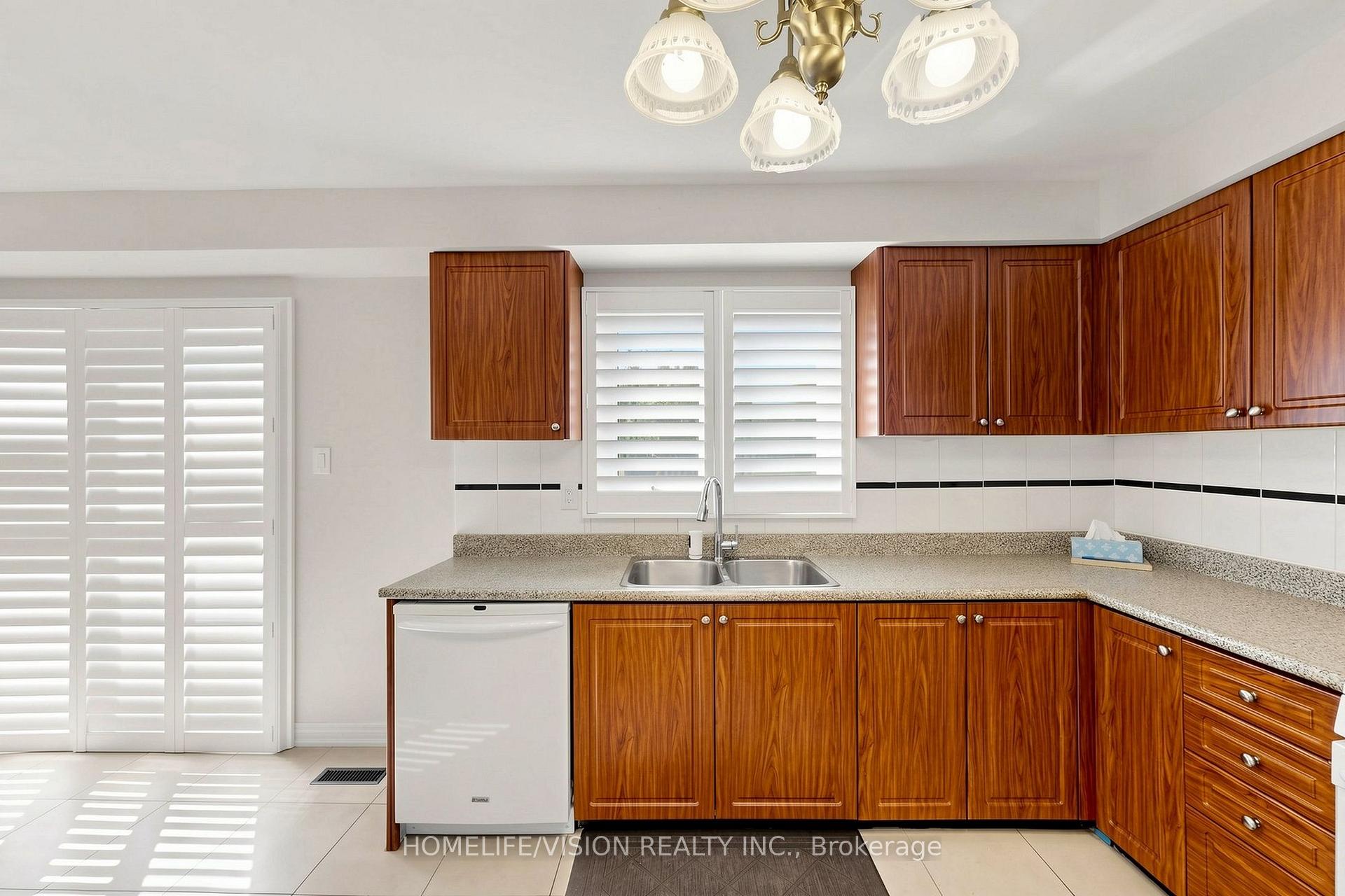 Photo 14 of 60 Carrington Drive, Richmond Hill, Mill Pond — HOMEH