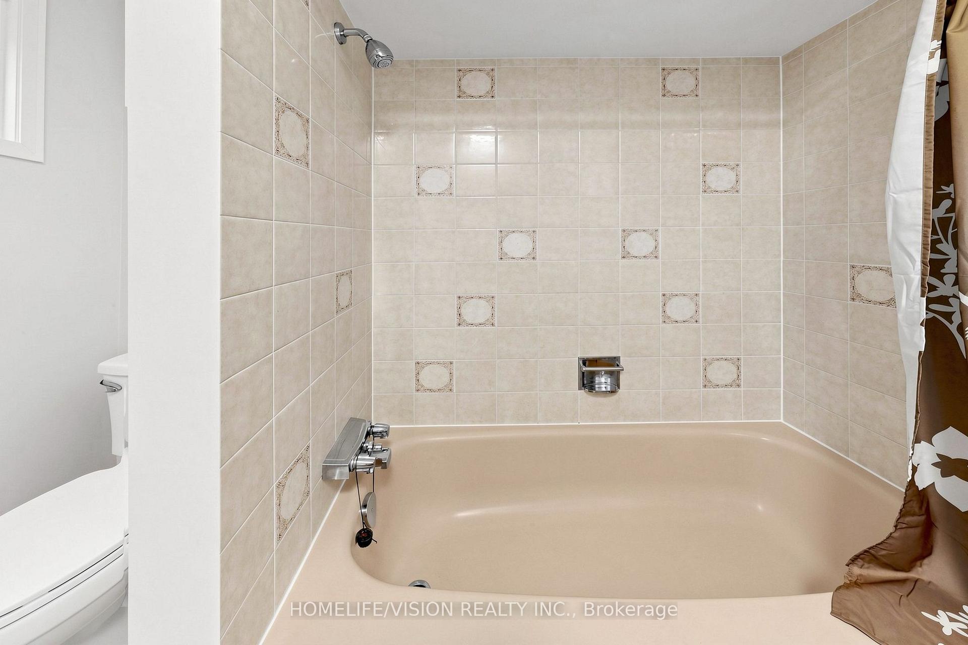 Photo 31 of 60 Carrington Drive, Richmond Hill, Mill Pond — HOMEH