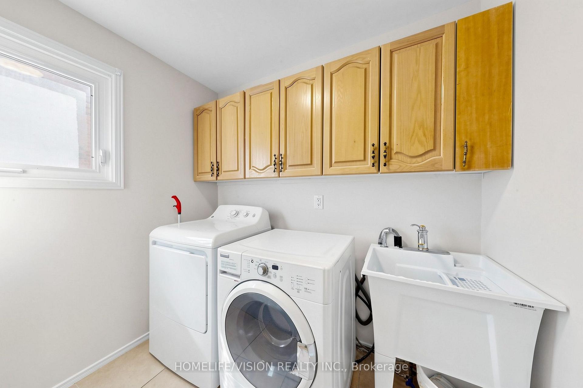 Photo 32 of 60 Carrington Drive, Richmond Hill, Mill Pond — HOMEH