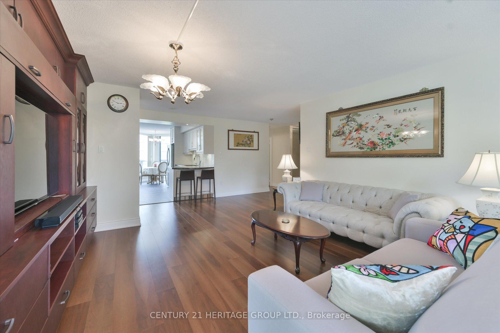 Photo 8 of Unit 410, 7250 Yonge Street, Vaughan, Crestwood-Springfarm-Yorkhill — HOMEH