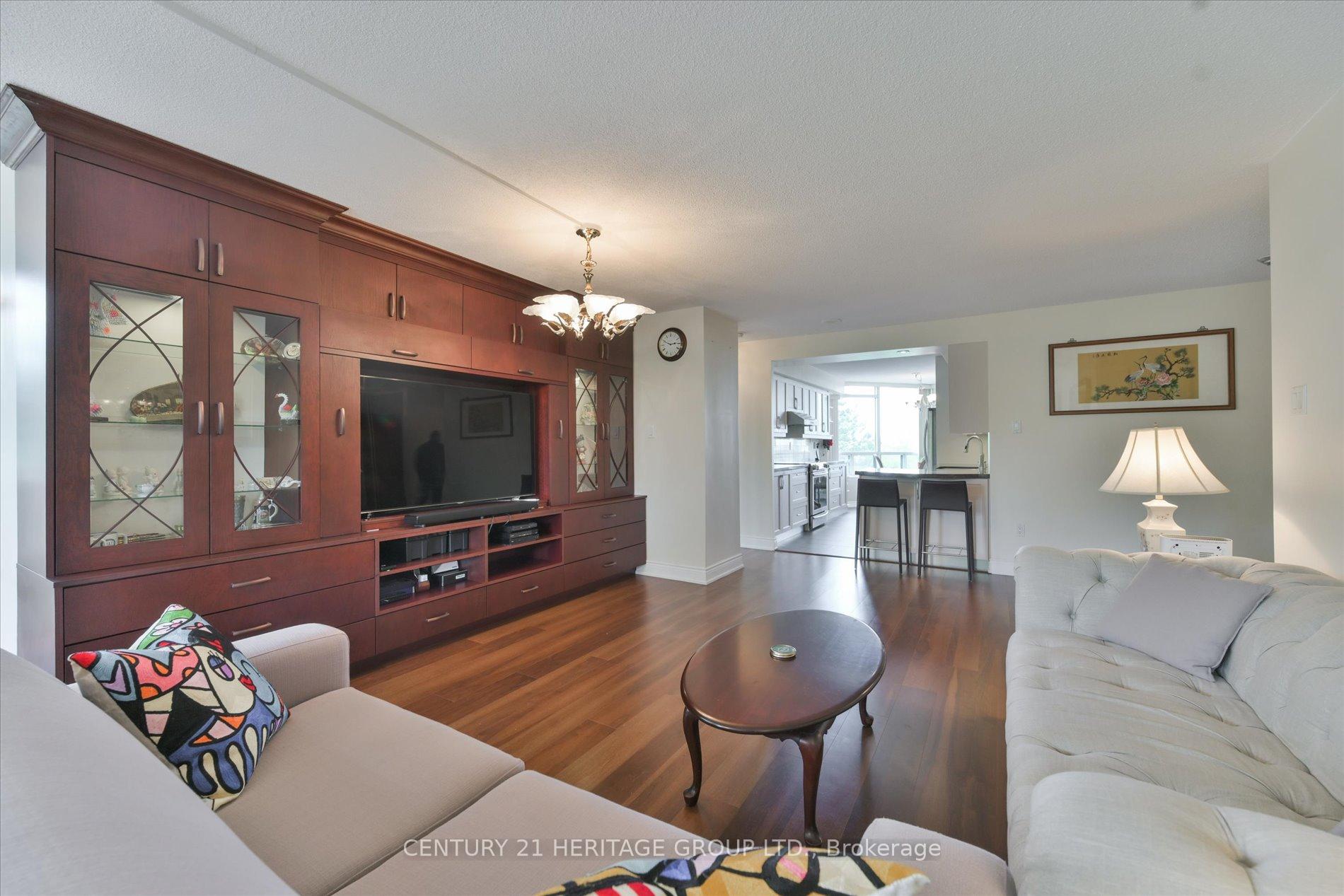 Photo 9 of Unit 410, 7250 Yonge Street, Vaughan, Crestwood-Springfarm-Yorkhill — HOMEH