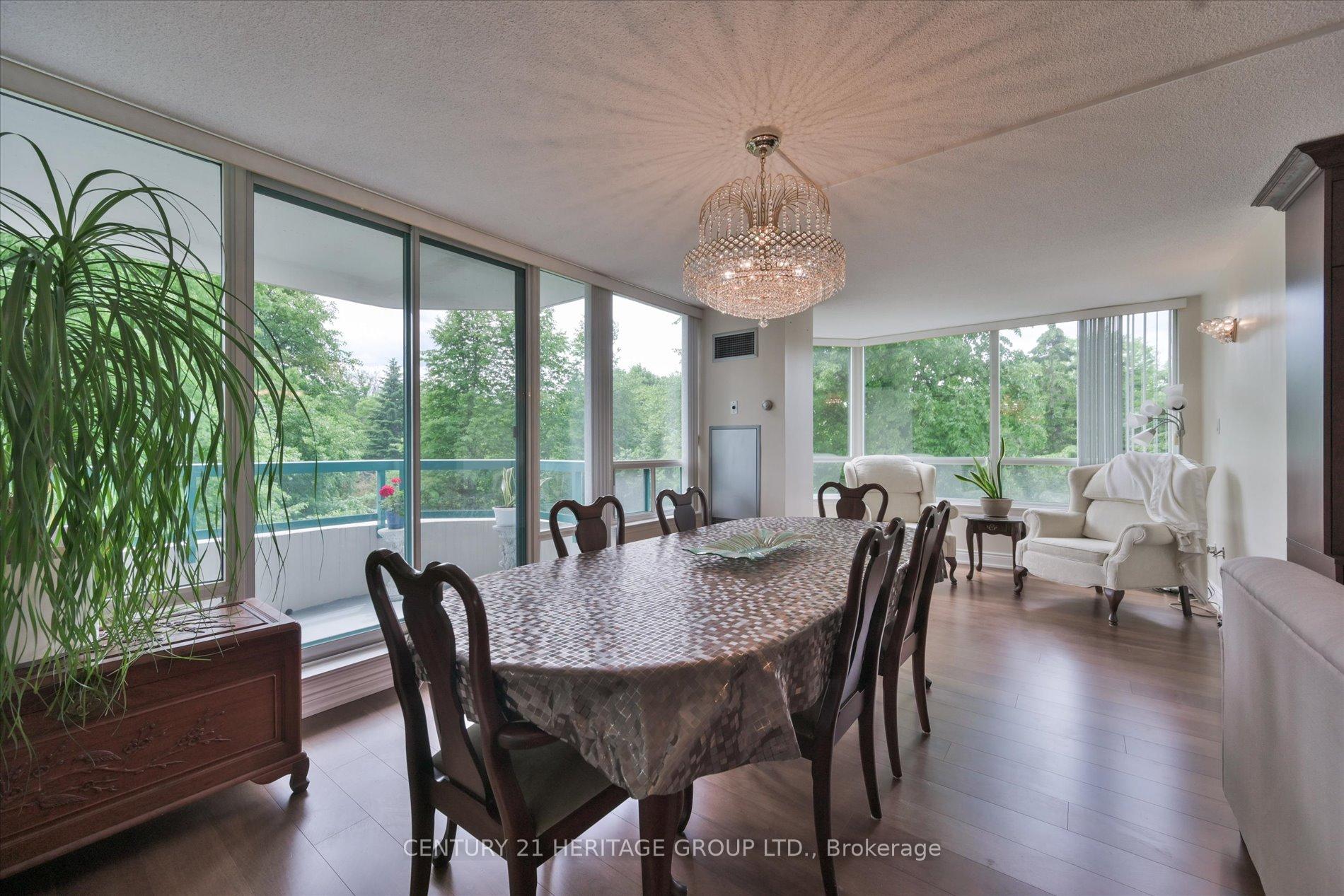 Photo 10 of Unit 410, 7250 Yonge Street, Vaughan, Crestwood-Springfarm-Yorkhill — HOMEH