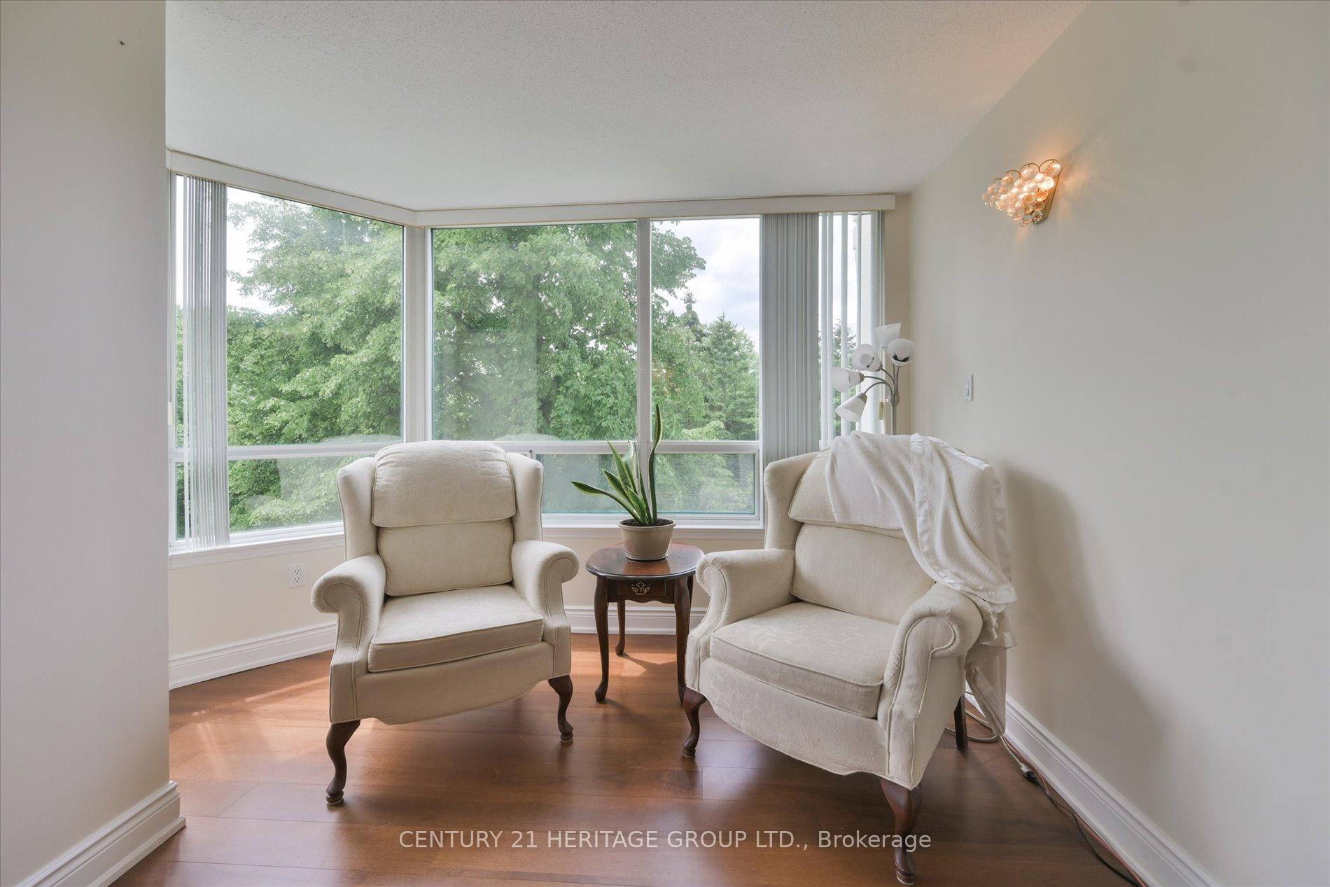Photo 11 of Unit 410, 7250 Yonge Street, Vaughan, Crestwood-Springfarm-Yorkhill — HOMEH