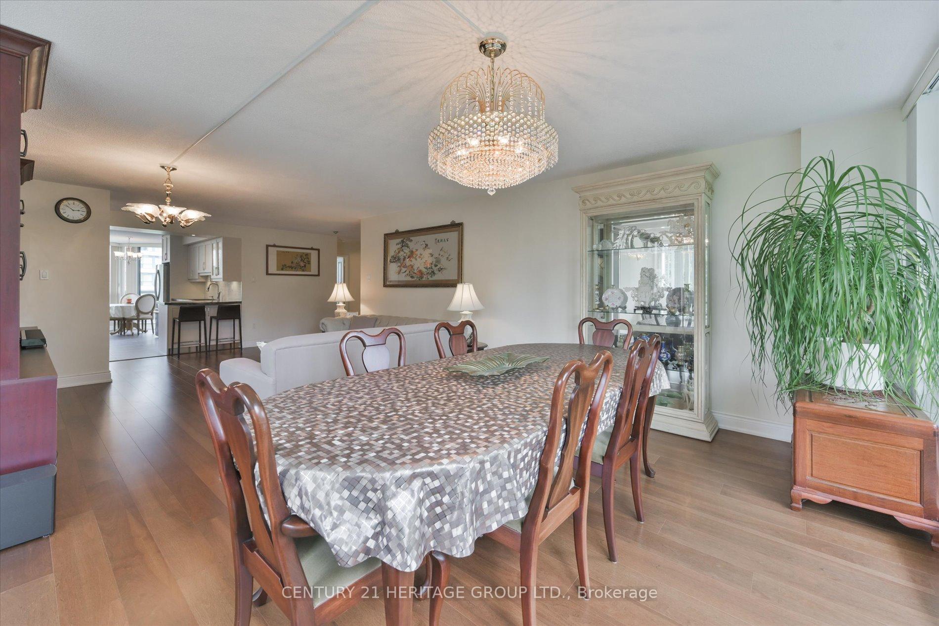 Photo 12 of Unit 410, 7250 Yonge Street, Vaughan, Crestwood-Springfarm-Yorkhill — HOMEH