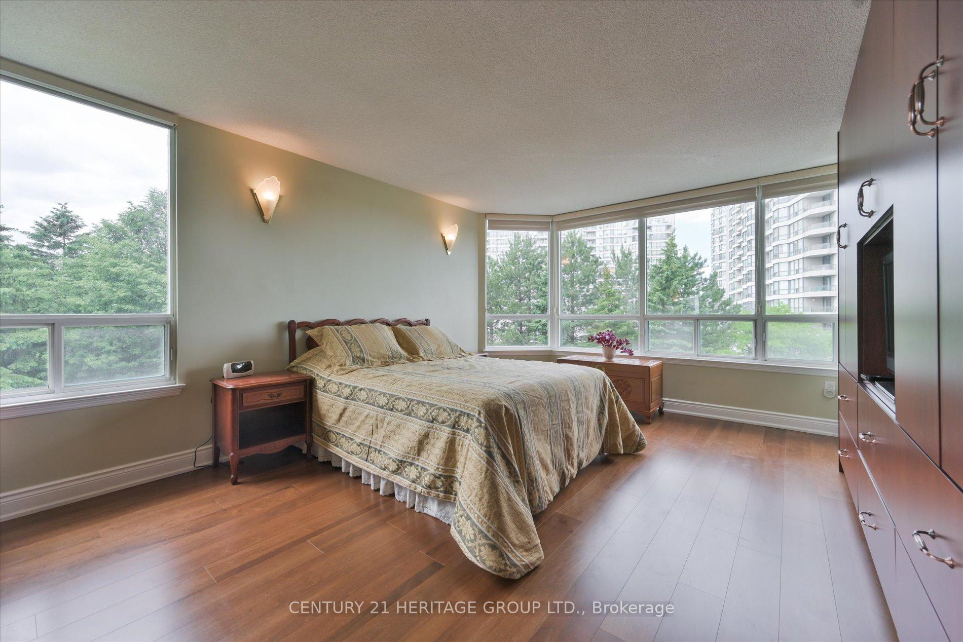 Photo 17 of Unit 410, 7250 Yonge Street, Vaughan, Crestwood-Springfarm-Yorkhill — HOMEH