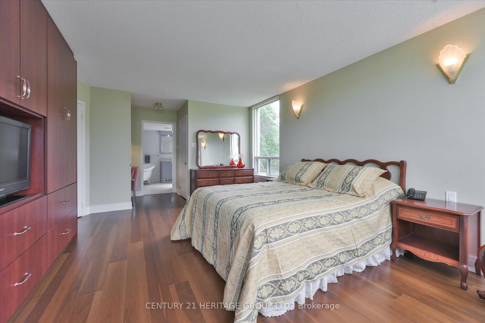 Photo 18 of Unit 410, 7250 Yonge Street, Vaughan, Crestwood-Springfarm-Yorkhill — HOMEH