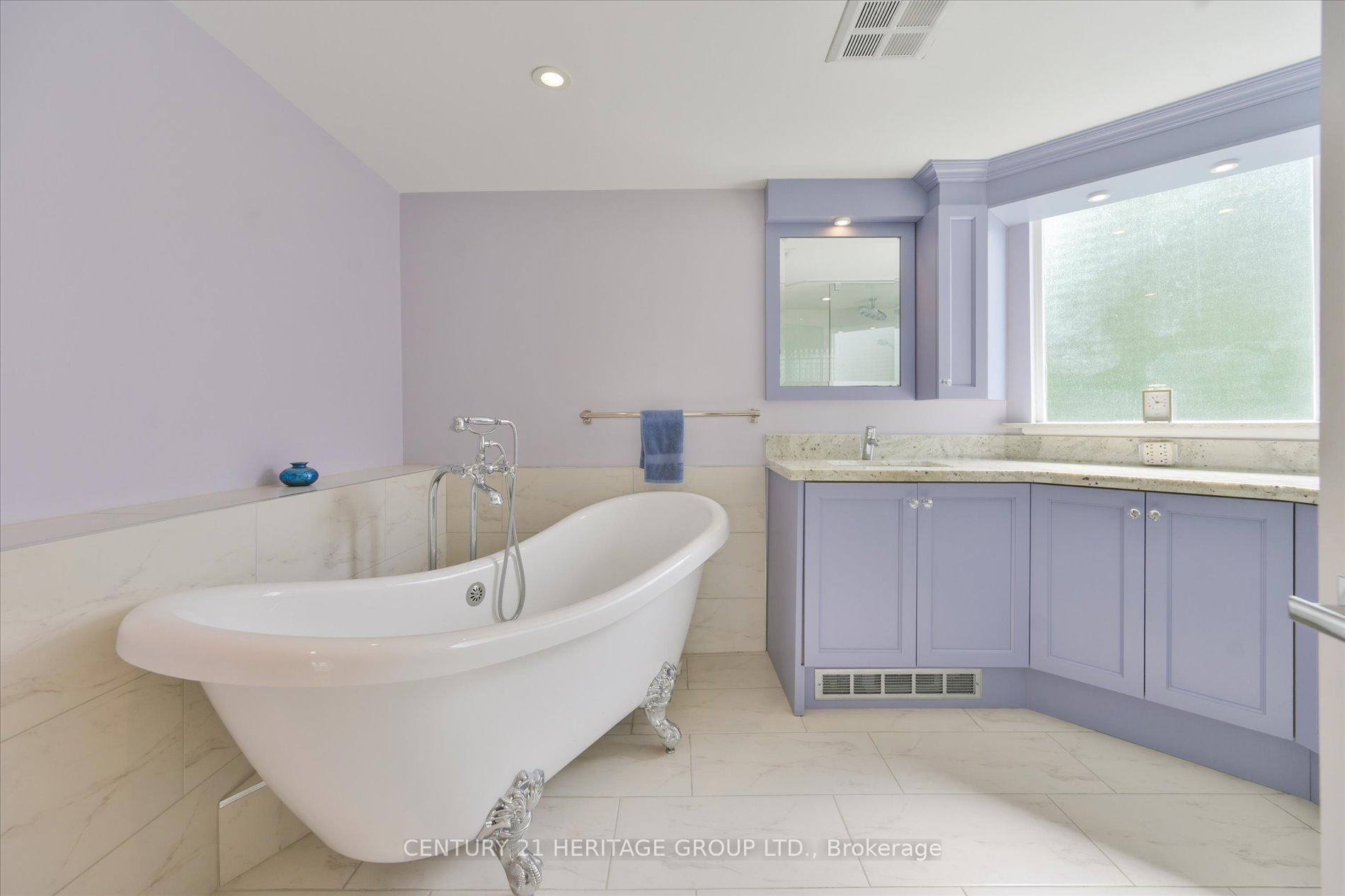 Photo 20 of Unit 410, 7250 Yonge Street, Vaughan, Crestwood-Springfarm-Yorkhill — HOMEH