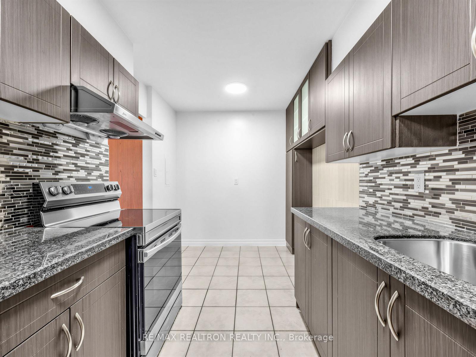 Photo 13 of Unit 501, 180 Markham Road, Scarborough, Scarborough Village — HOMEH