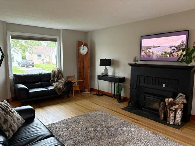 Photo 10 of 746 Norah Street S, Thunder Bay, Westfort — HOMEH