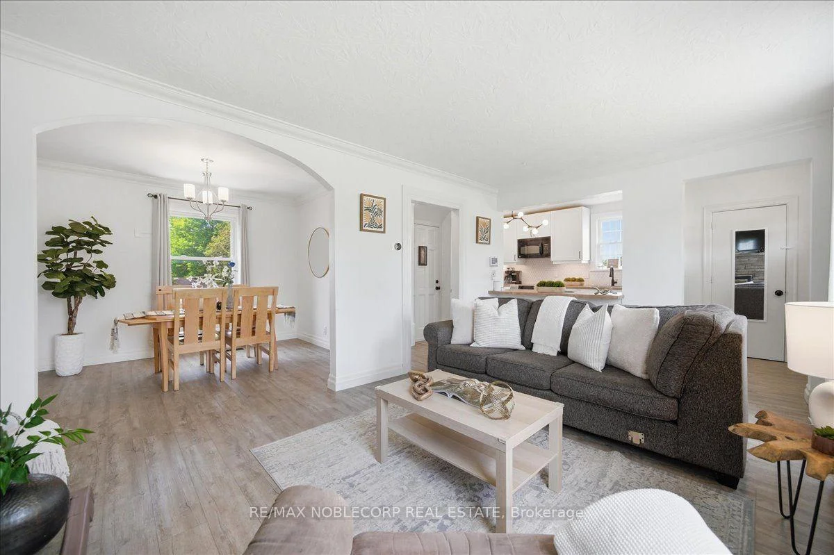 Photo 48 of 1790 King Street E, Cambridge, Lang's Farm — HOMEH