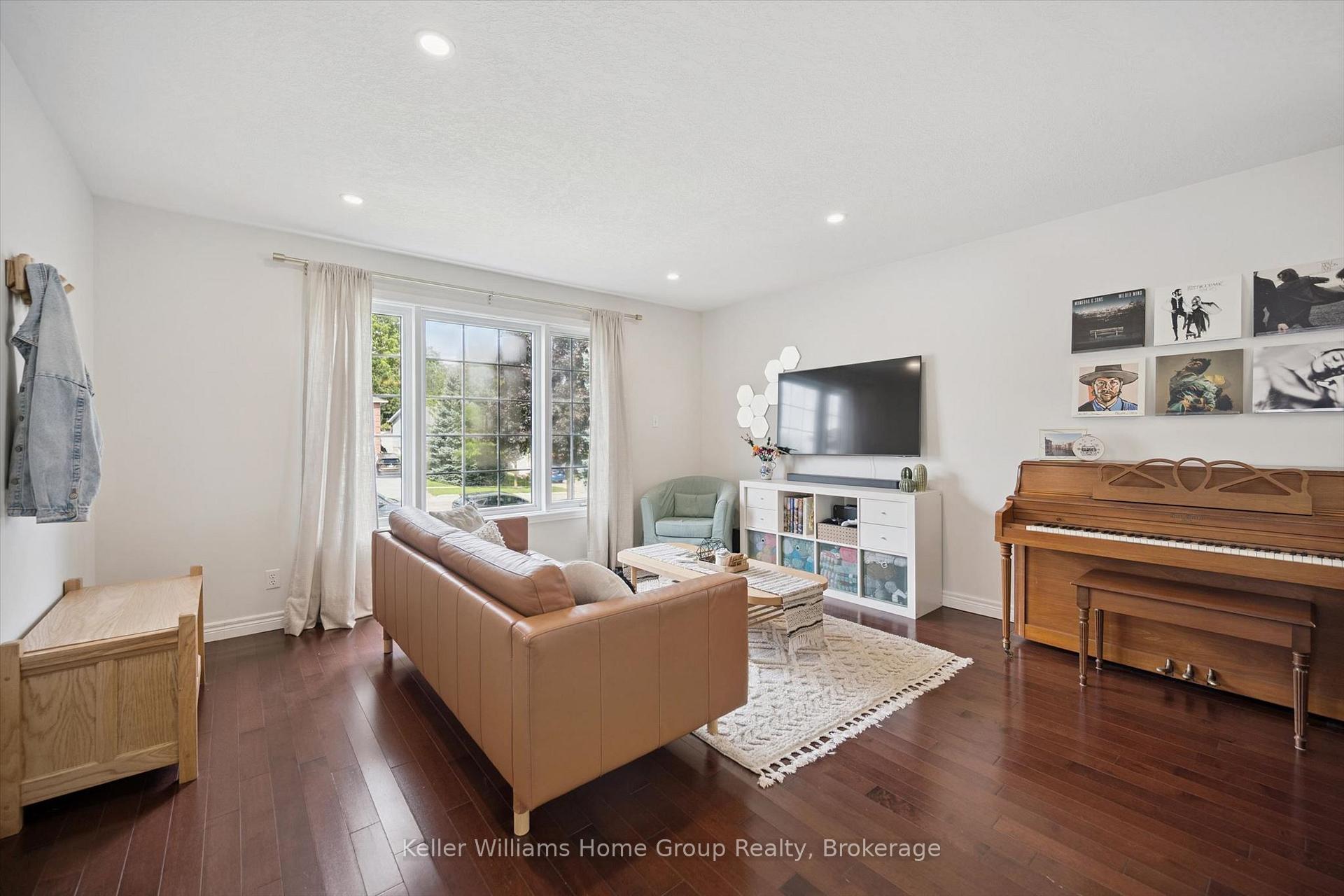 Photo 8 of 177 Eastforest Trail, Kitchener, Highland West — HOMEH