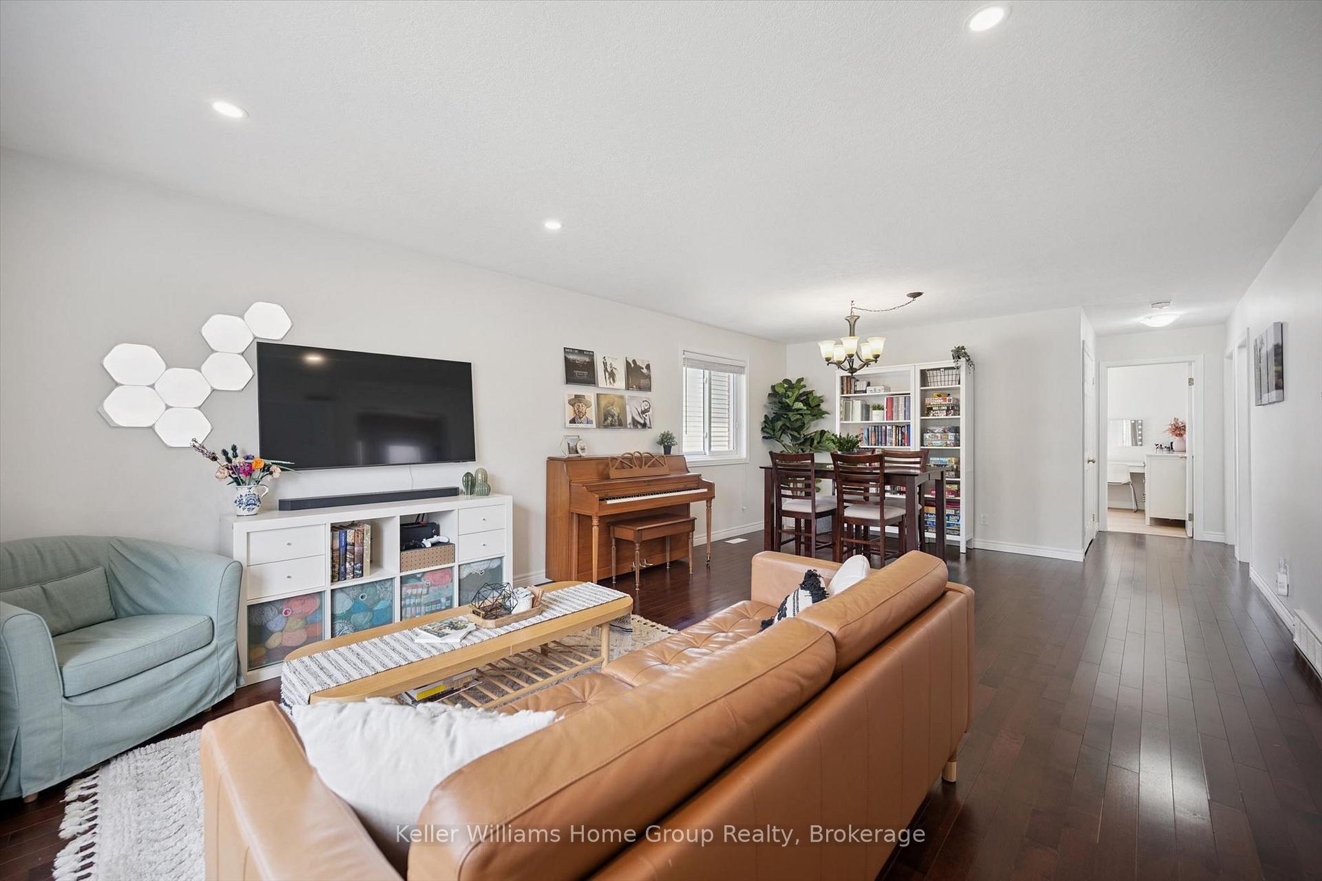 Photo 10 of 177 Eastforest Trail, Kitchener, Highland West — HOMEH
