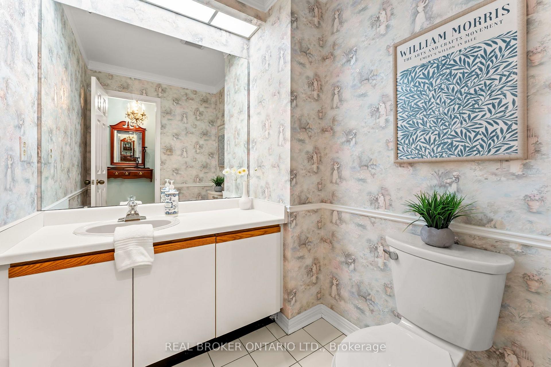 Photo 6 of 37 Jessica Gardens, Vaughan, Crestwood-Springfarm-Yorkhill — HOMEH