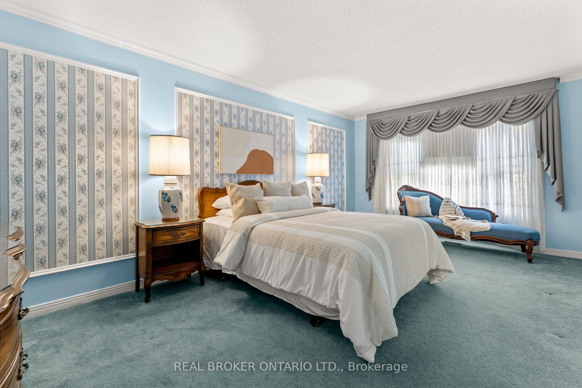 Photo 22 of 37 Jessica Gardens, Vaughan, Crestwood-Springfarm-Yorkhill — HOMEH