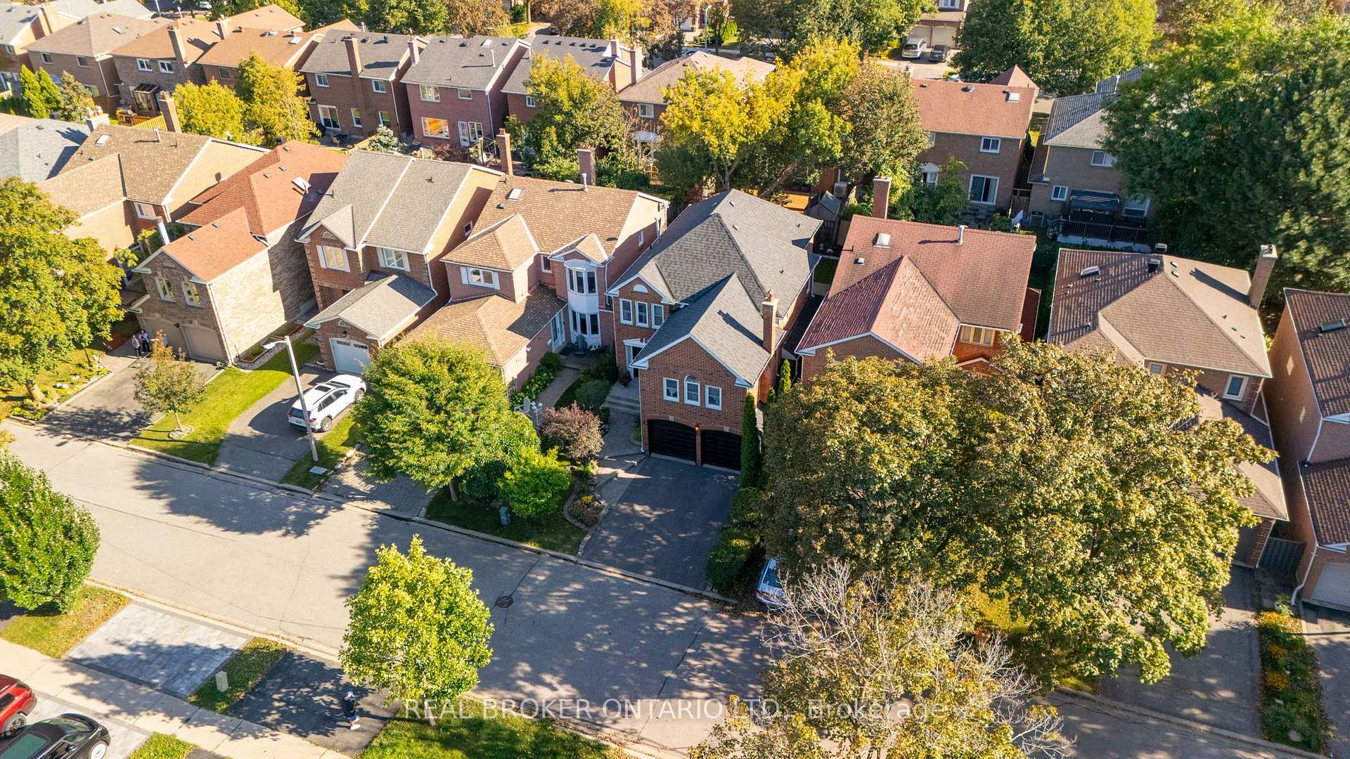 Photo 31 of 37 Jessica Gardens, Vaughan, Crestwood-Springfarm-Yorkhill — HOMEH