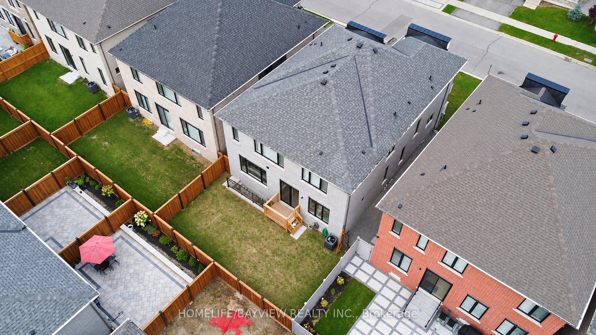 Photo 2 of 105 Halldorson Avenue, Aurora, Bayview Northeast — HOMEH