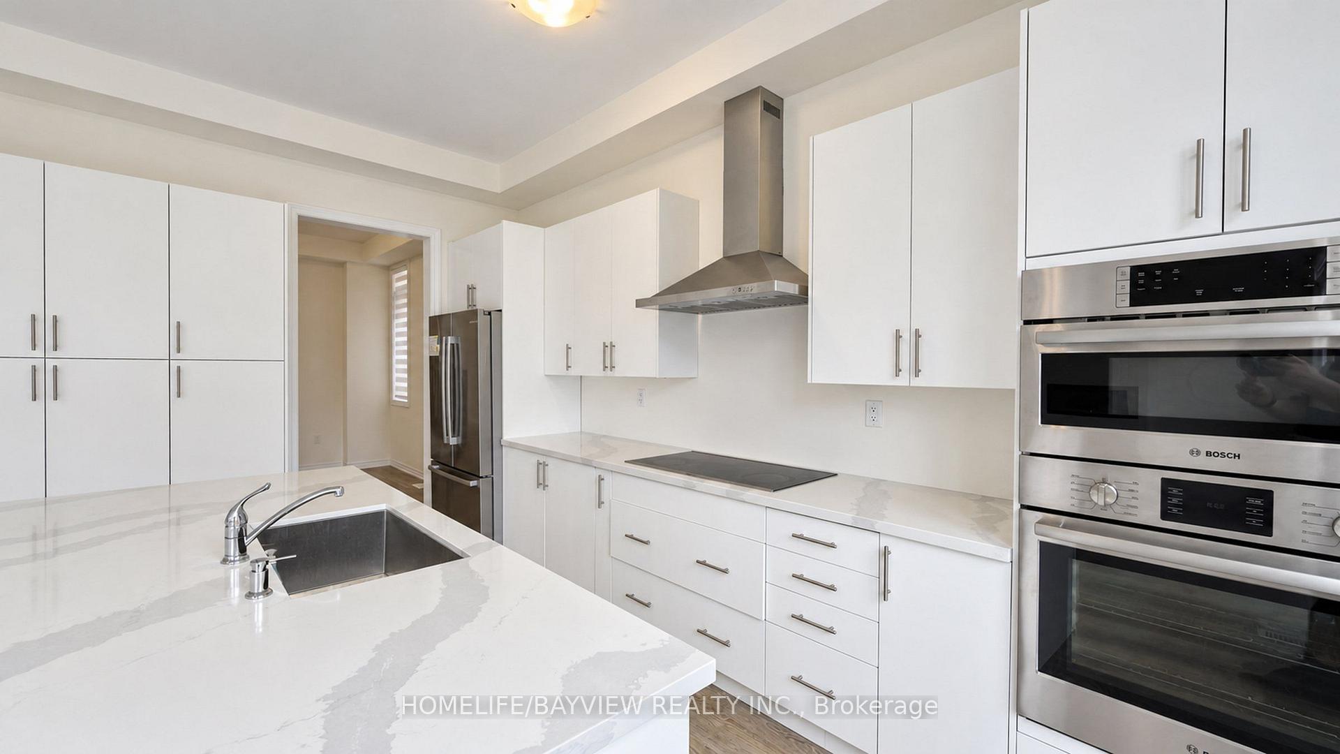 Photo 6 of 105 Halldorson Avenue, Aurora, Bayview Northeast — HOMEH