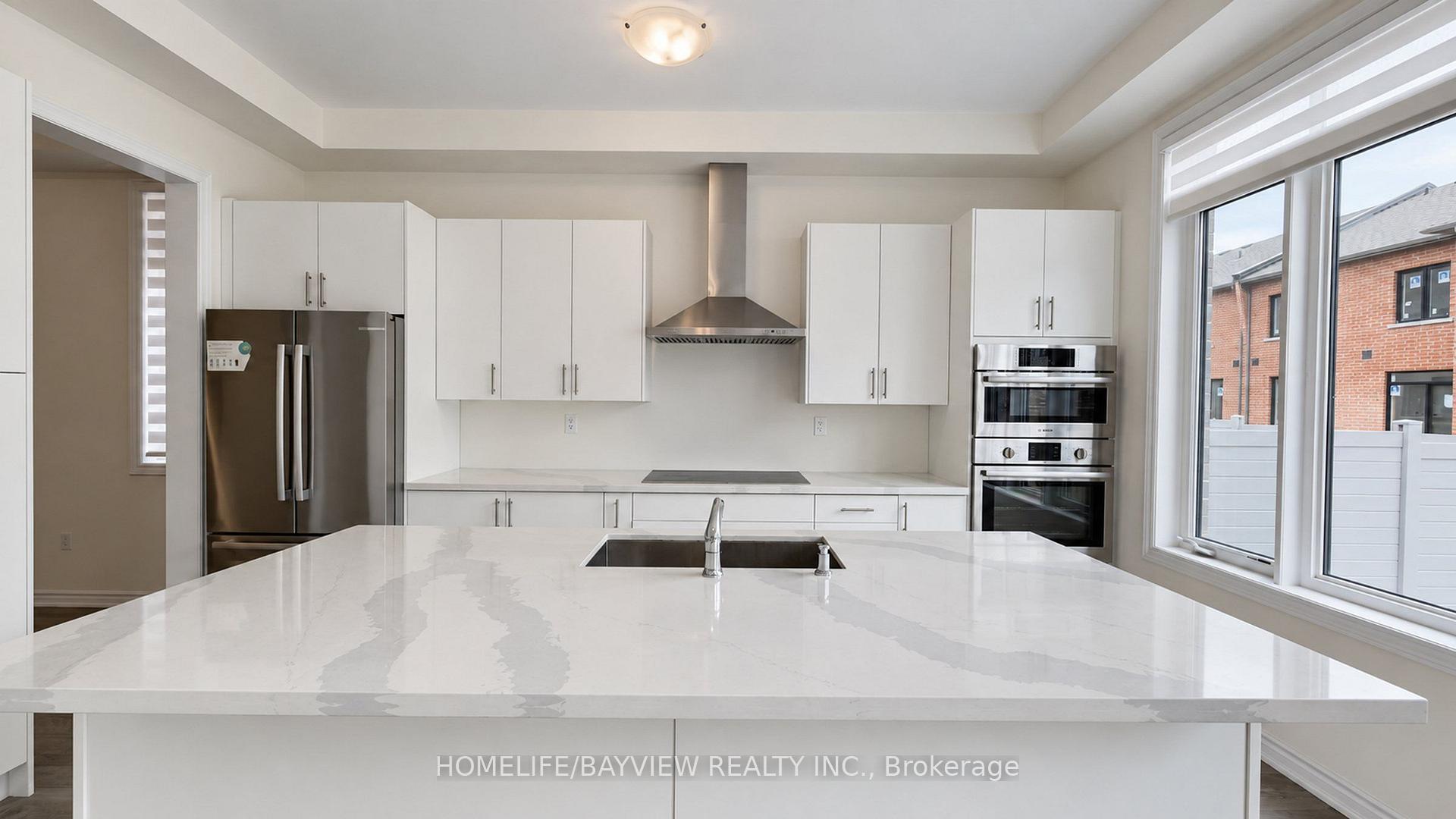 Photo 8 of 105 Halldorson Avenue, Aurora, Bayview Northeast — HOMEH
