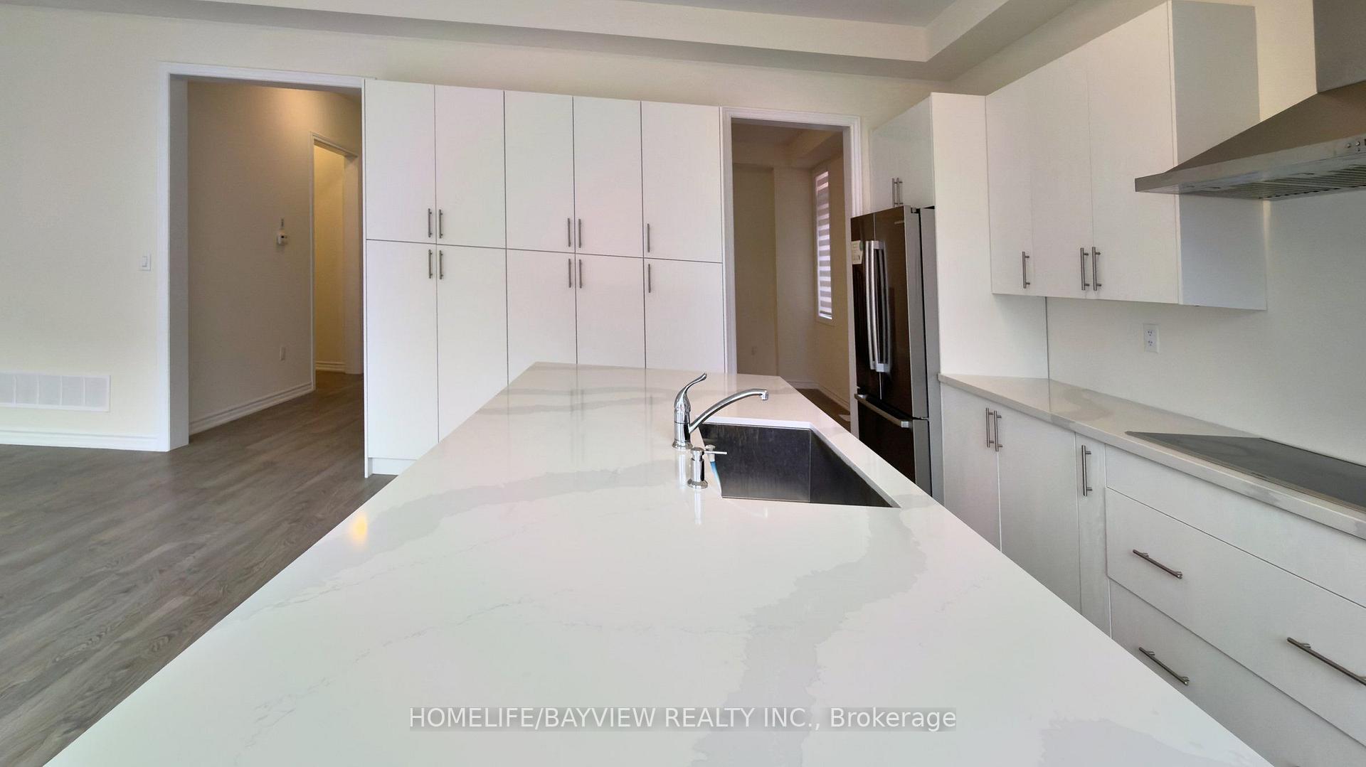Photo 9 of 105 Halldorson Avenue, Aurora, Bayview Northeast — HOMEH