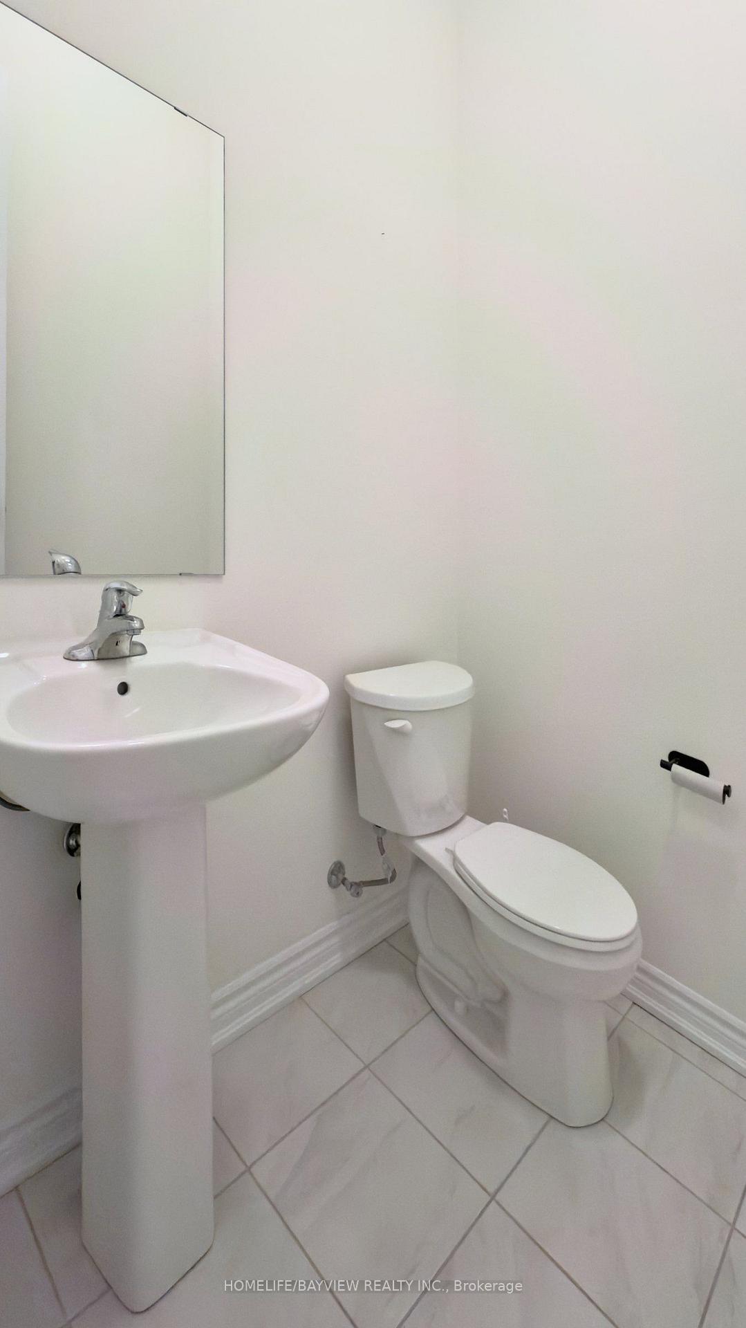 Photo 12 of 105 Halldorson Avenue, Aurora, Bayview Northeast — HOMEH