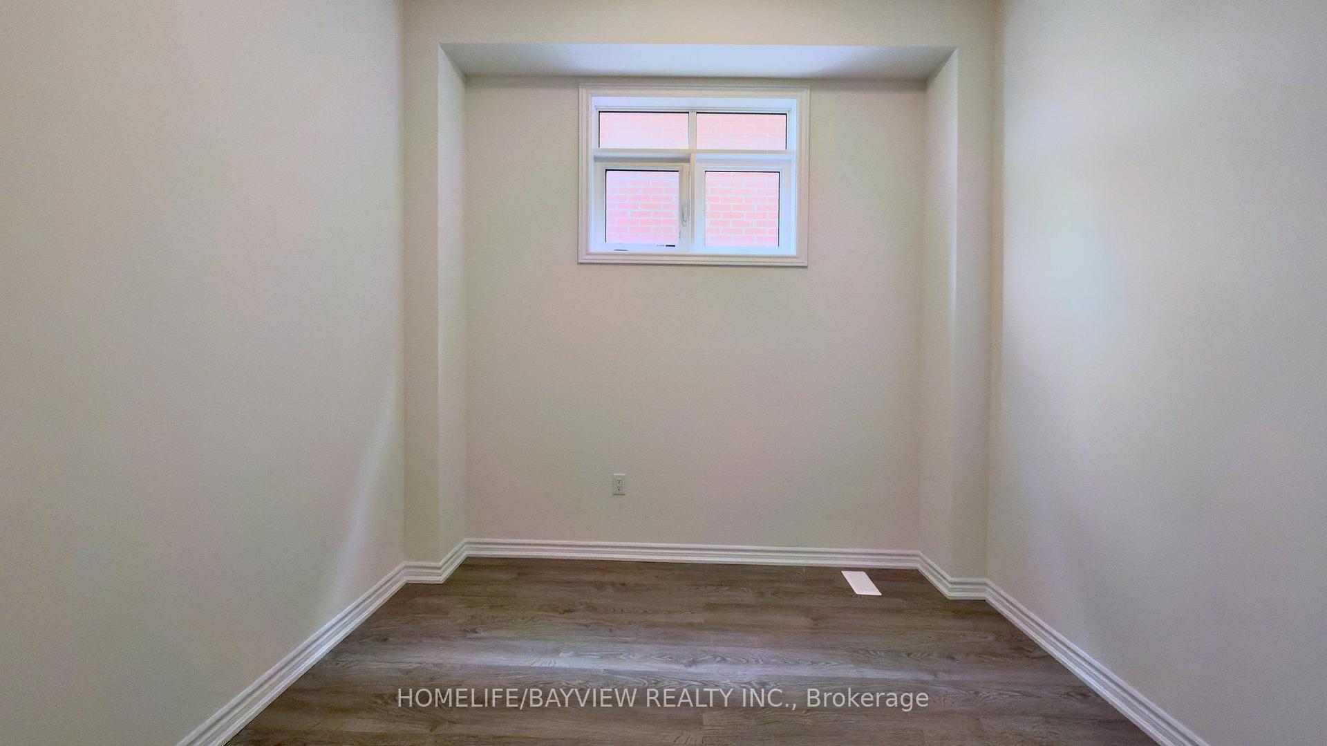 Photo 13 of 105 Halldorson Avenue, Aurora, Bayview Northeast — HOMEH