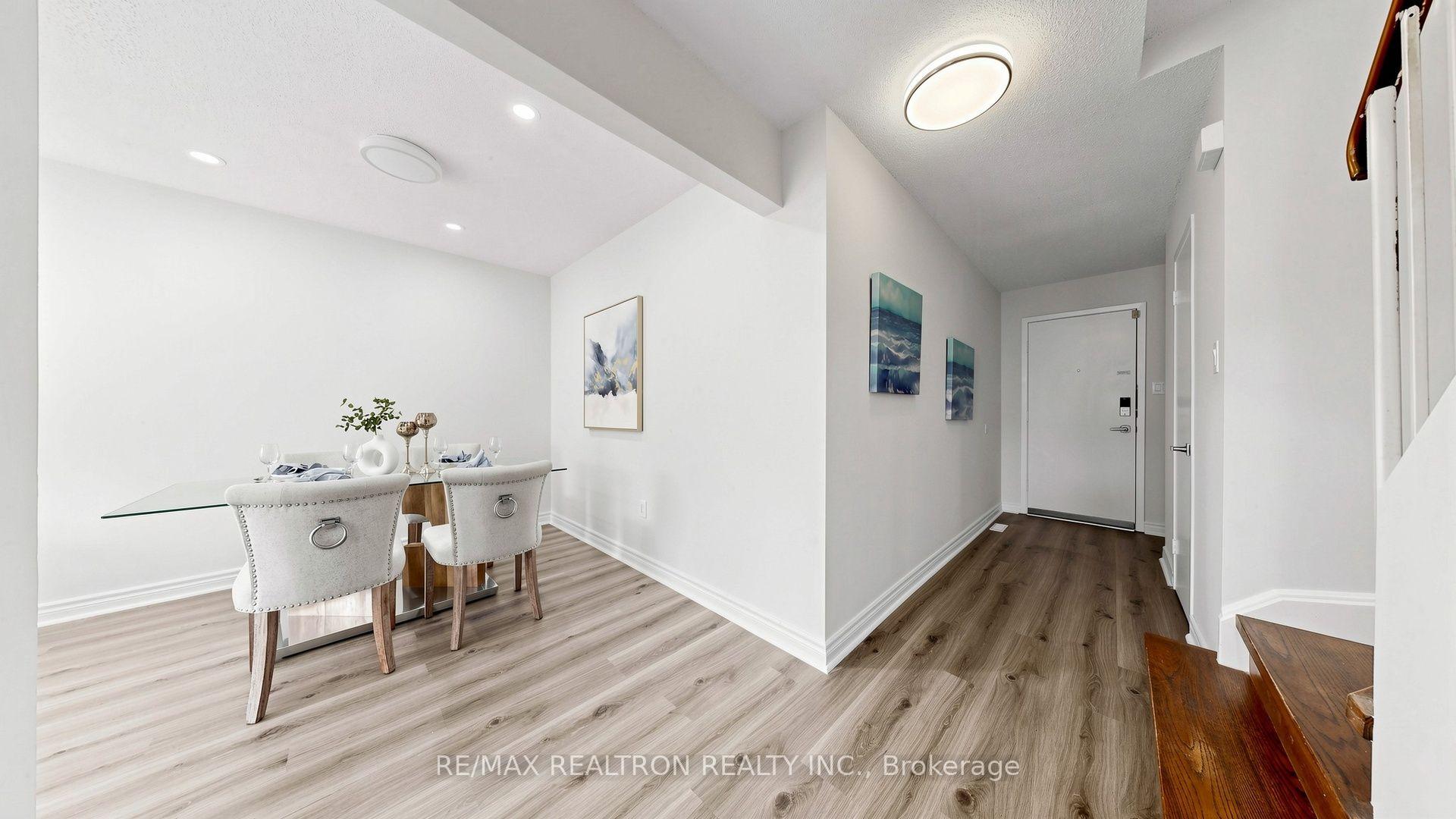 Photo 3 of 64 Dunbar Crescent, Markham, Milliken Mills East — HOMEH