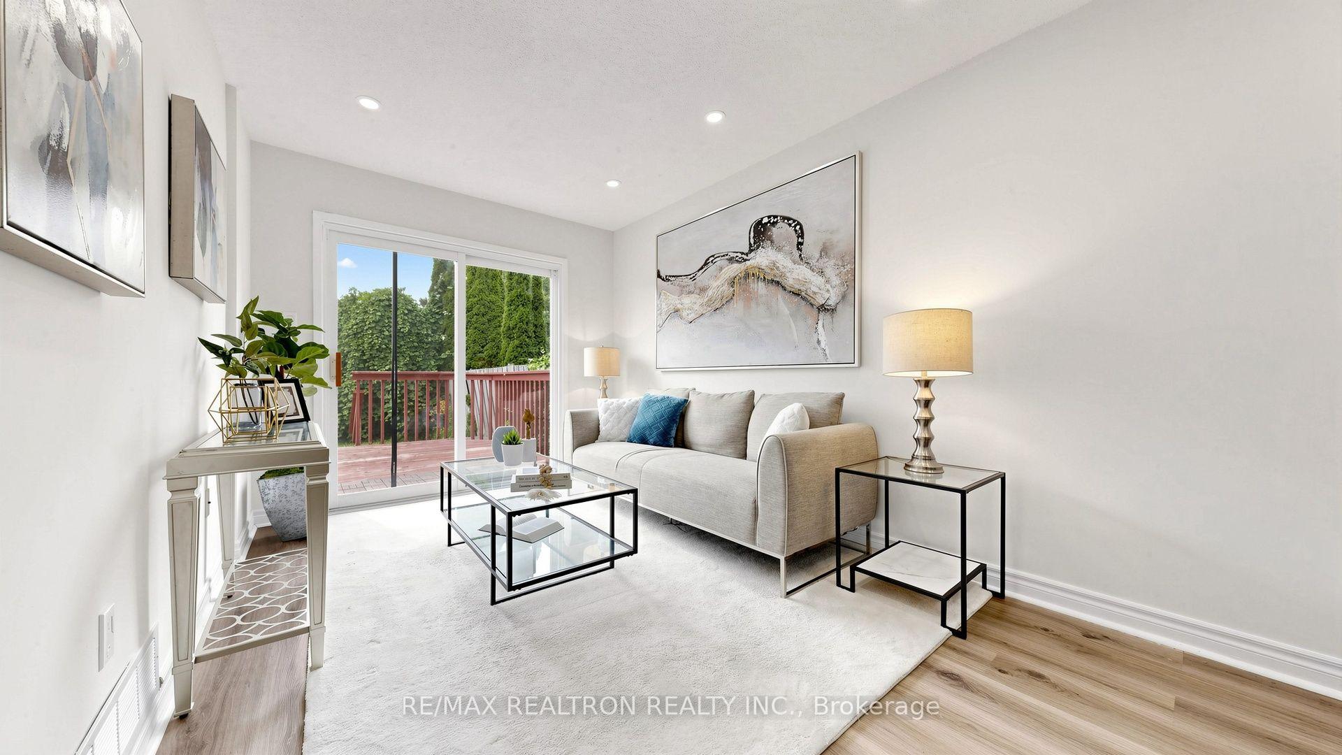 Photo 5 of 64 Dunbar Crescent, Markham, Milliken Mills East — HOMEH