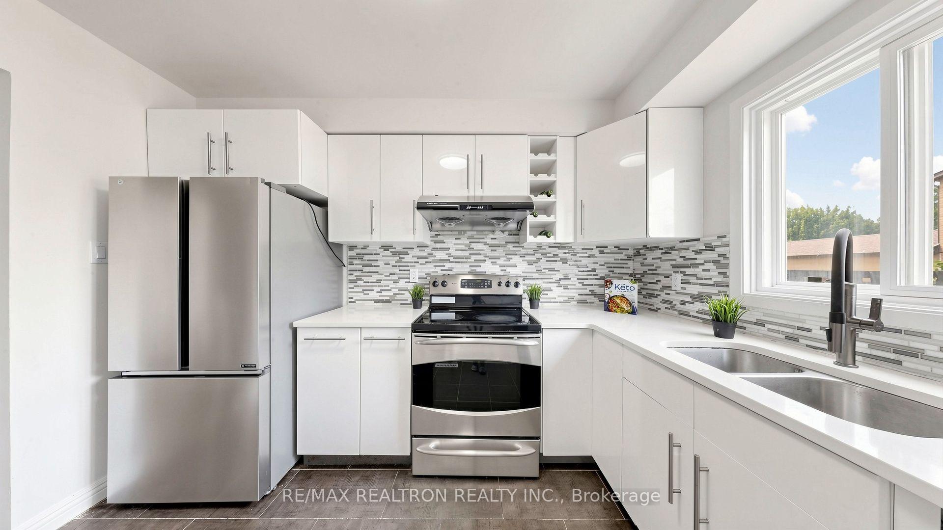 Photo 12 of 64 Dunbar Crescent, Markham, Milliken Mills East — HOMEH