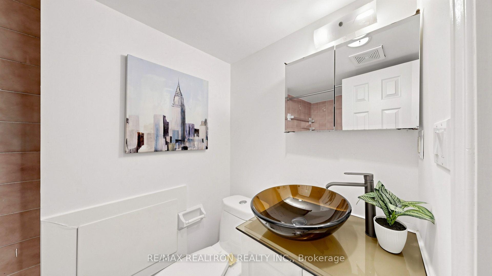 Photo 32 of 64 Dunbar Crescent, Markham, Milliken Mills East — HOMEH